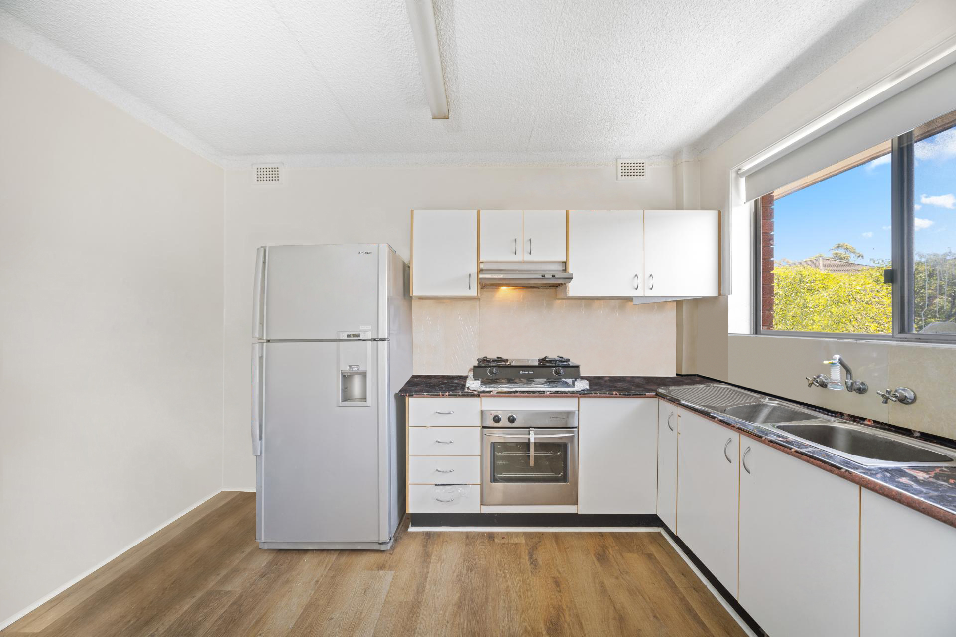 10 / 39 Henley Road, Homebush West