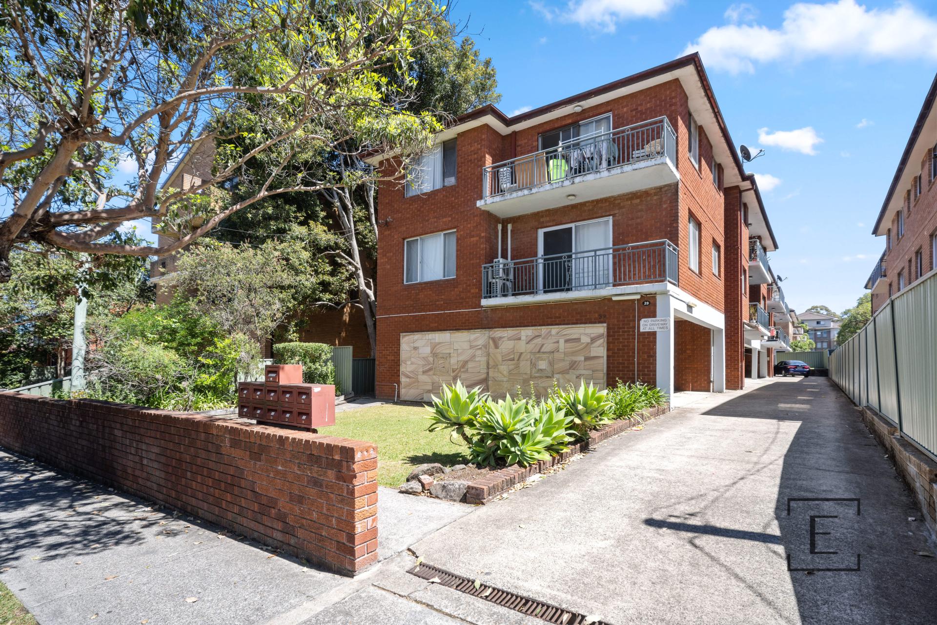 10 / 39 Henley Road, Homebush West