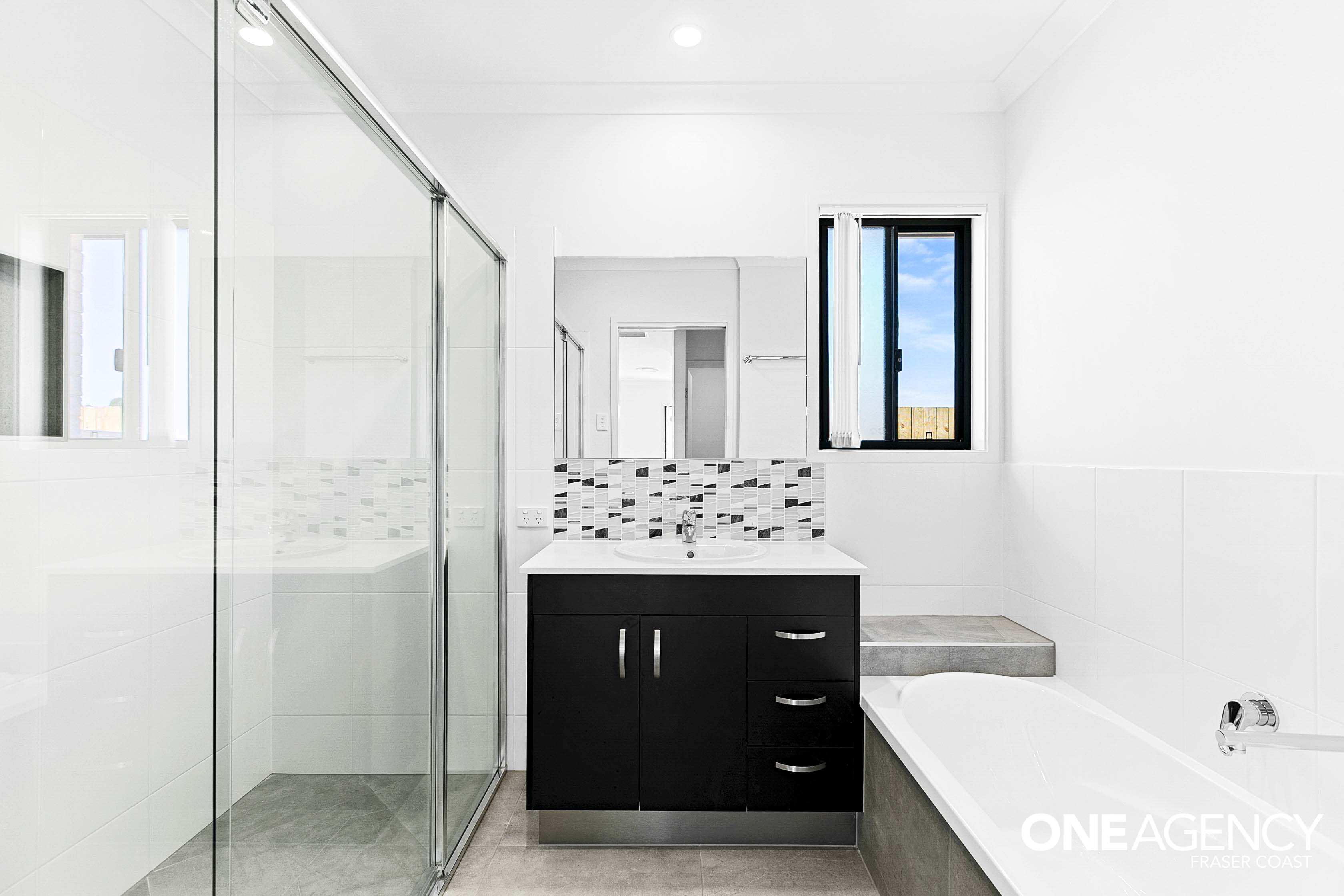 10 Coolamon Court, Urraween