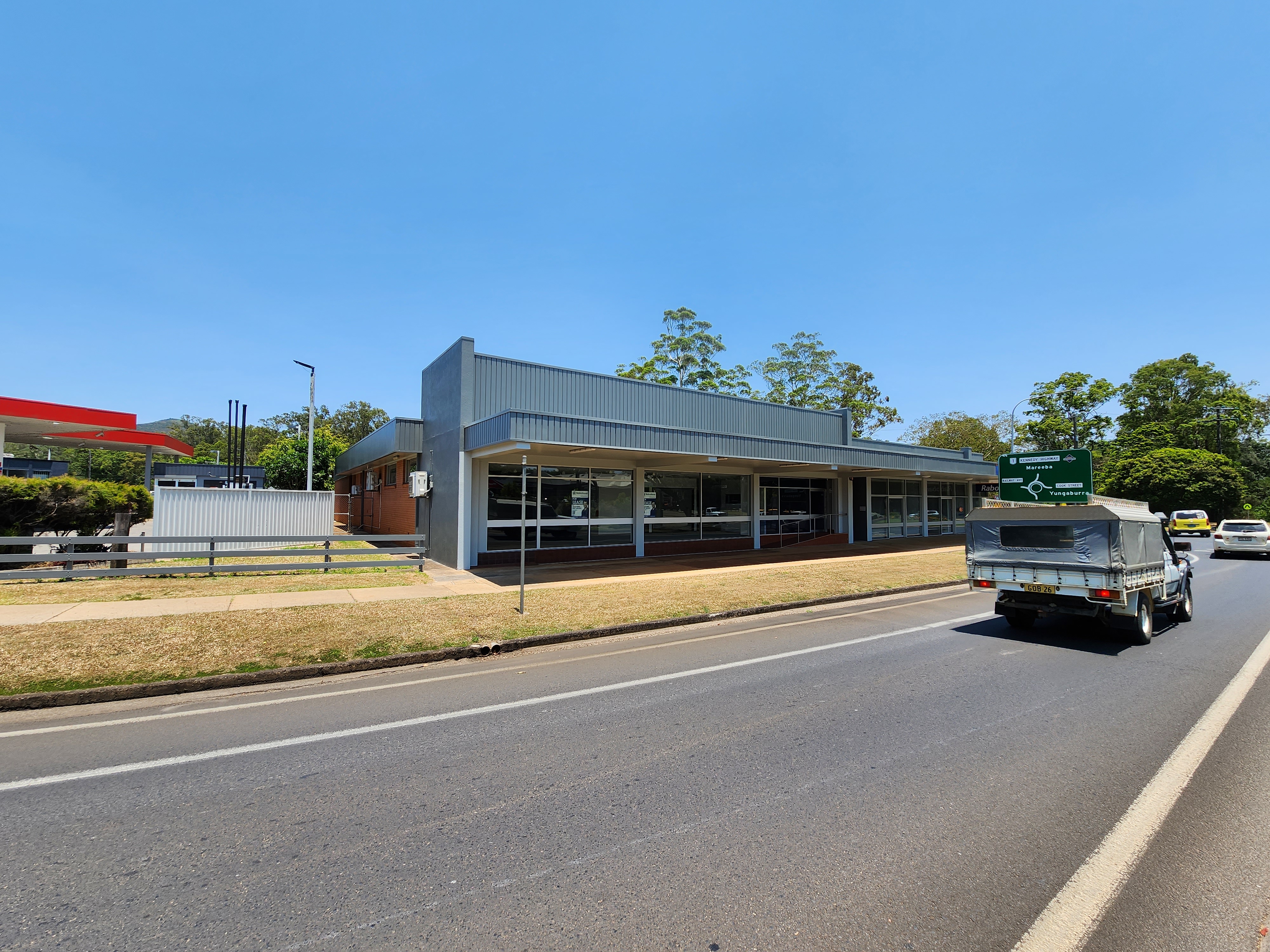 1 Main Street, Atherton