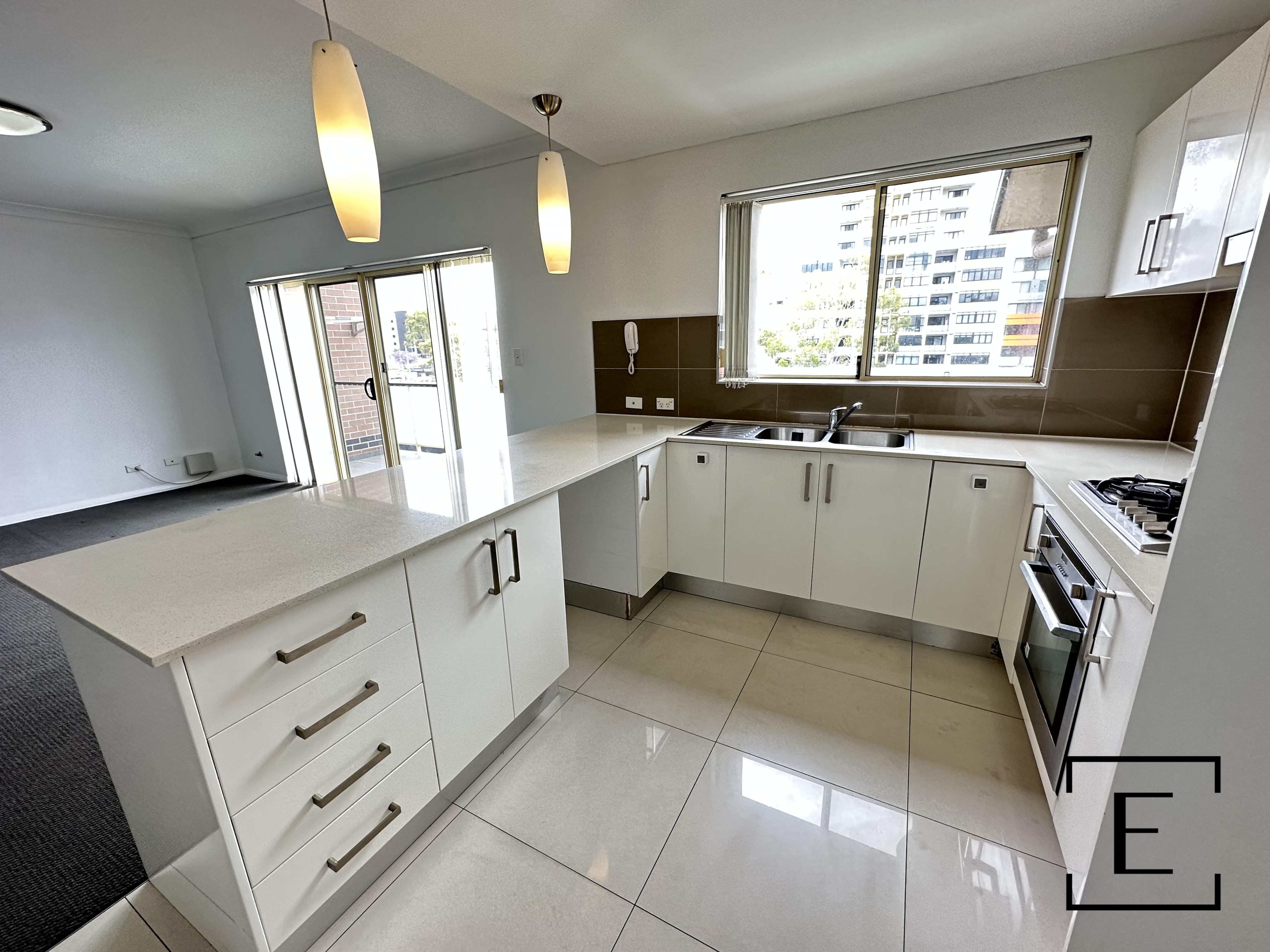 11 / 4 Bridge Road, Homebush