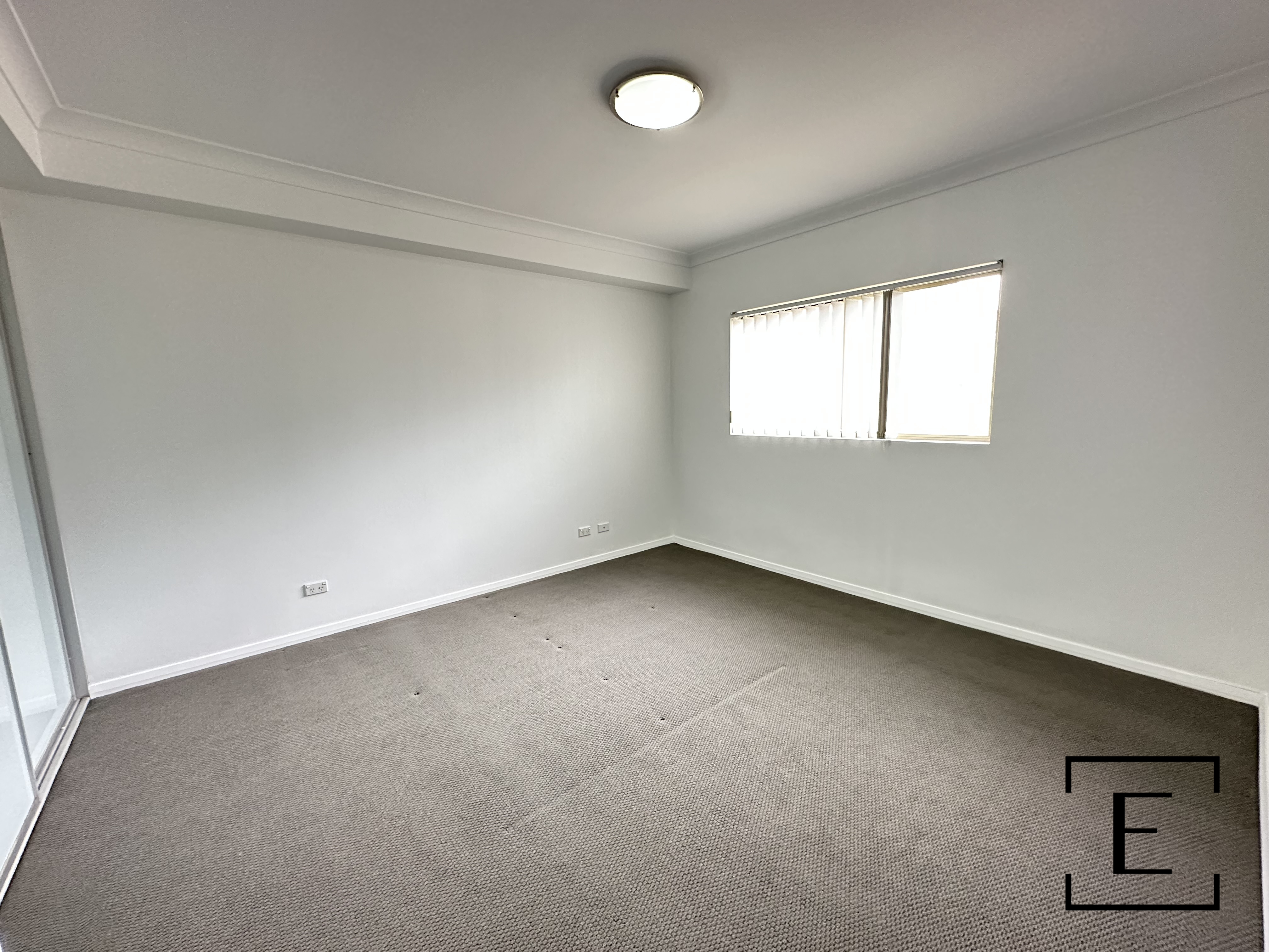 11 / 4 Bridge Road, Homebush