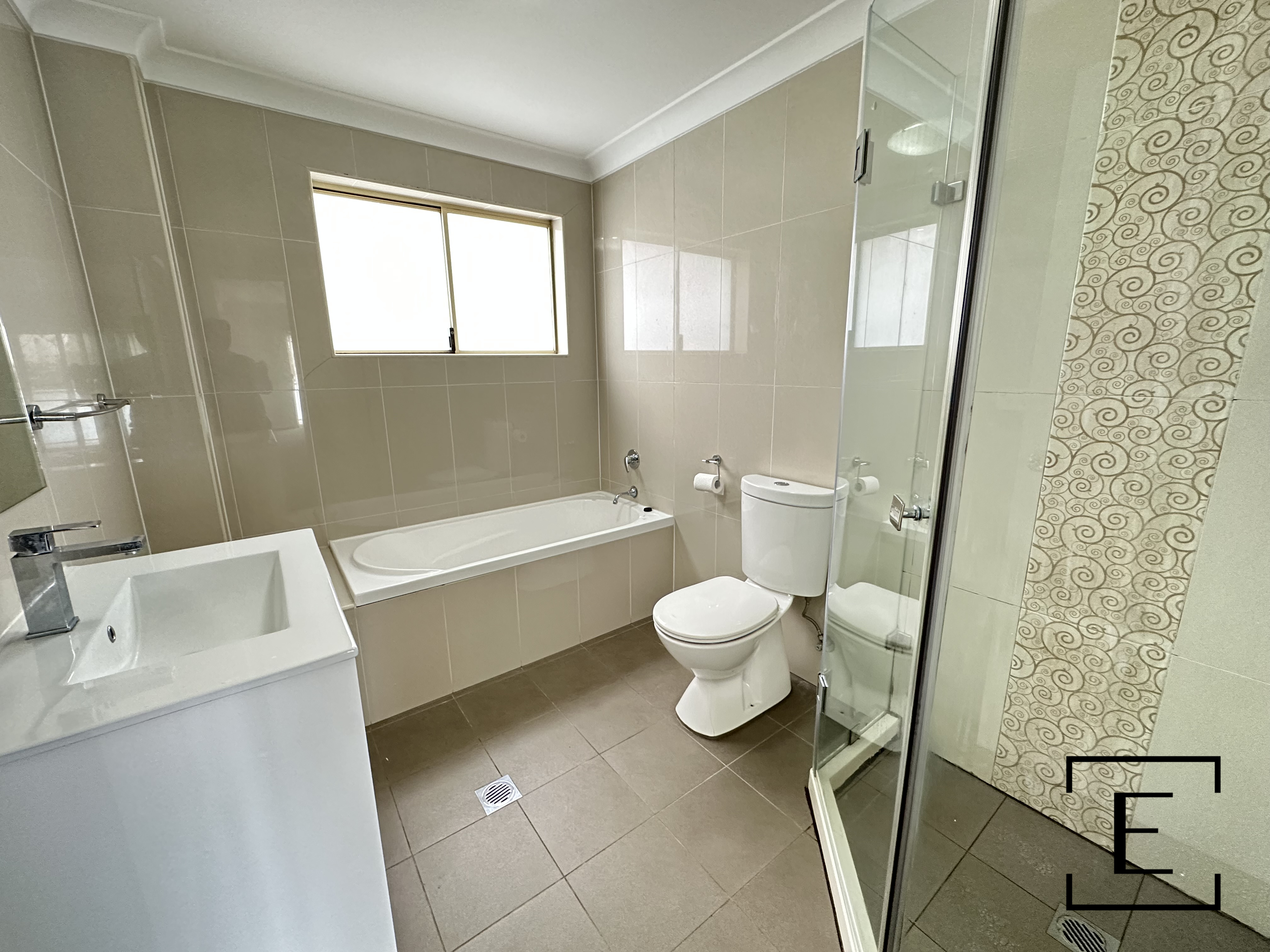 11 / 4 Bridge Road, Homebush