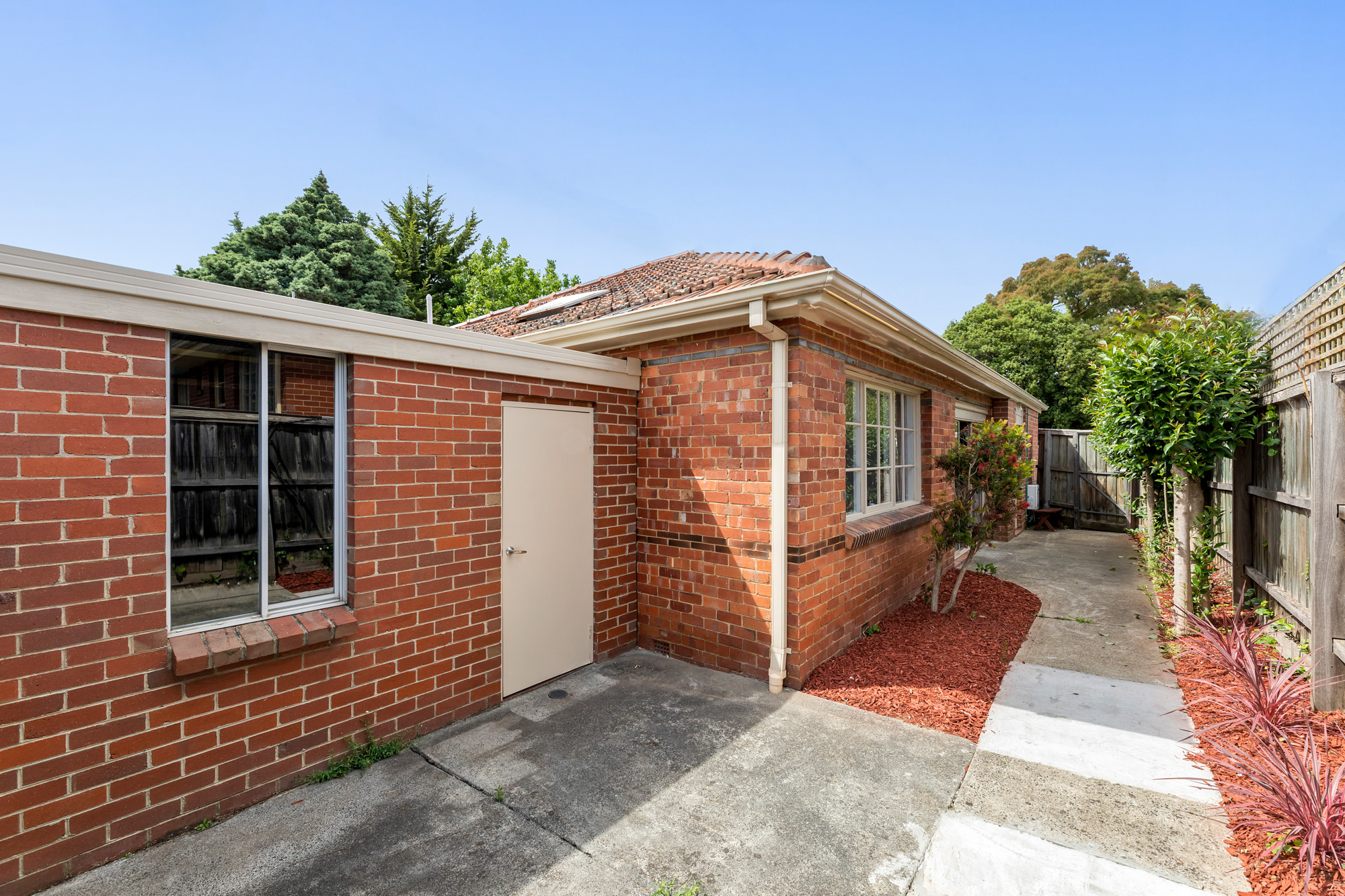 Modern Home in Prime Mount Waverley Location
