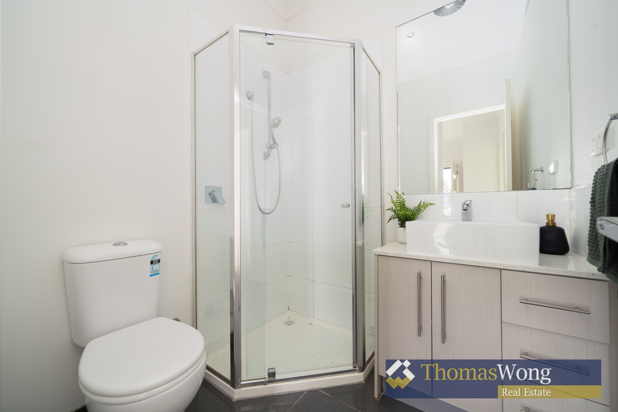 1 / 13 Hall Street, Epping