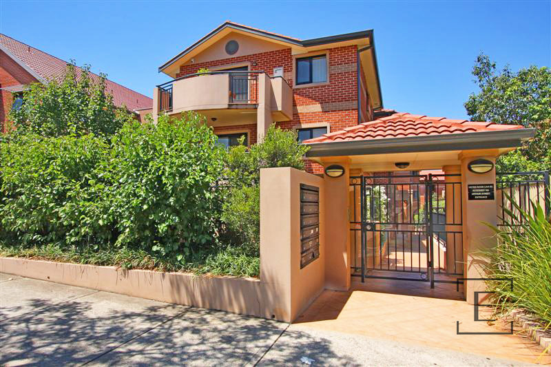 5 / 18 Eastbourne Road, Homebush West