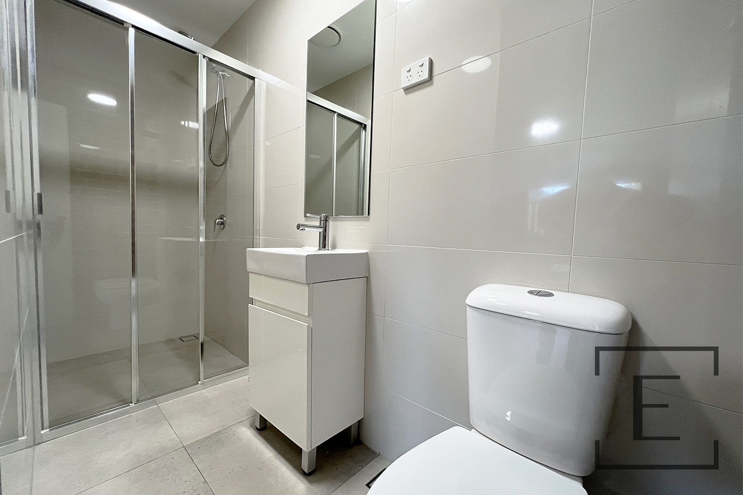 4 Rippon Avenue, Dundas