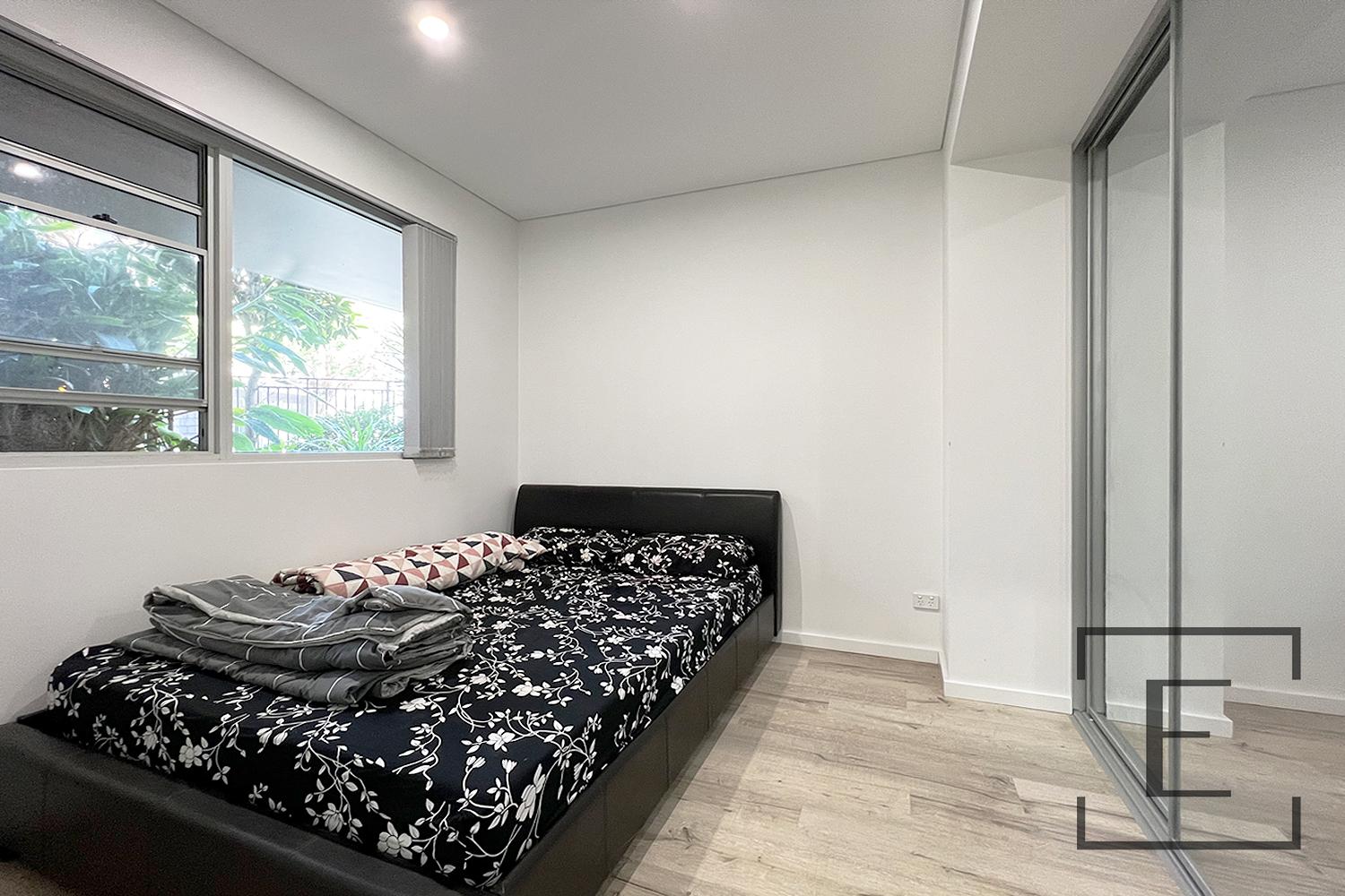 4 / 12 Mandemar Avenue, Homebush West