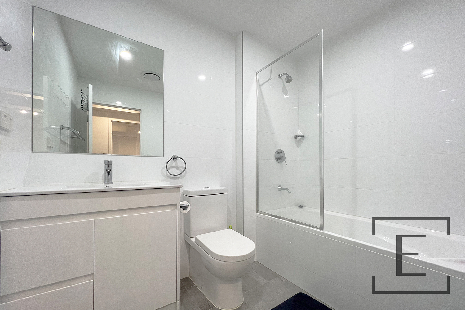 4 / 12 Mandemar Avenue, Homebush West