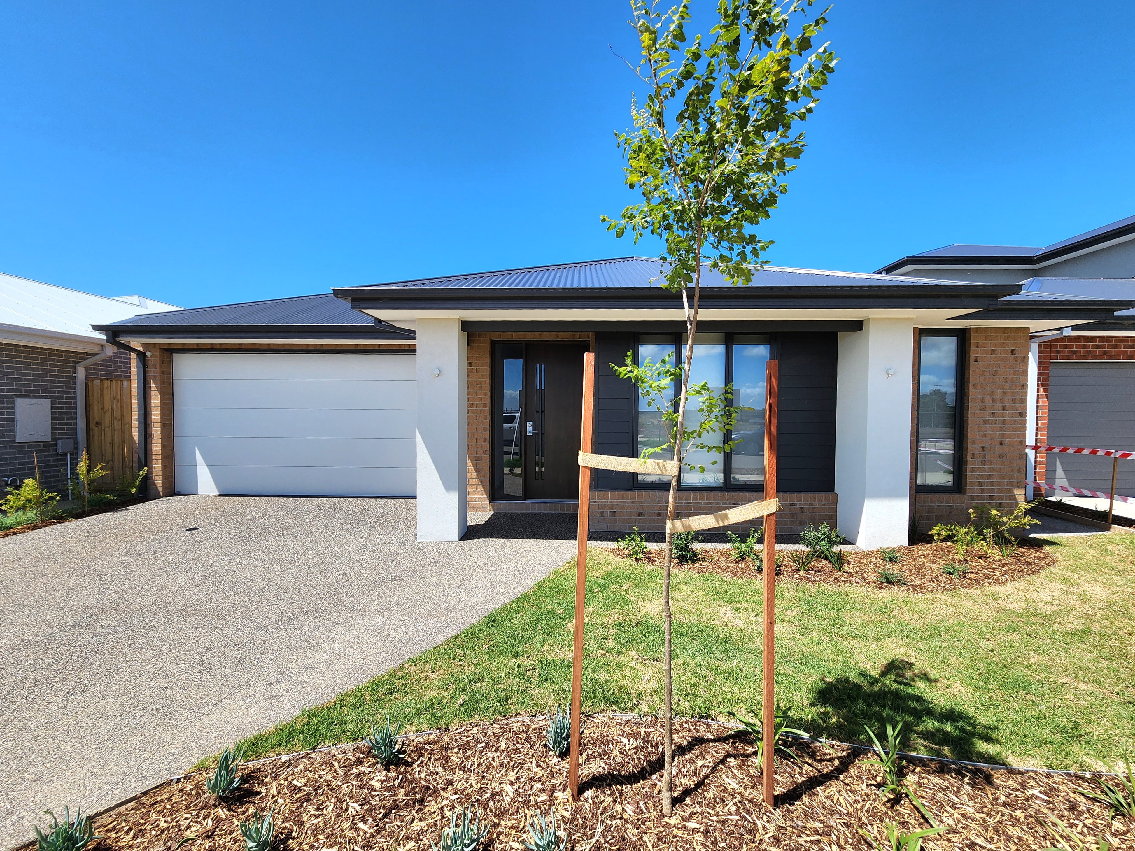 Listing image for 8 Glory Way, ARMSTRONG CREEK  VIC  3217