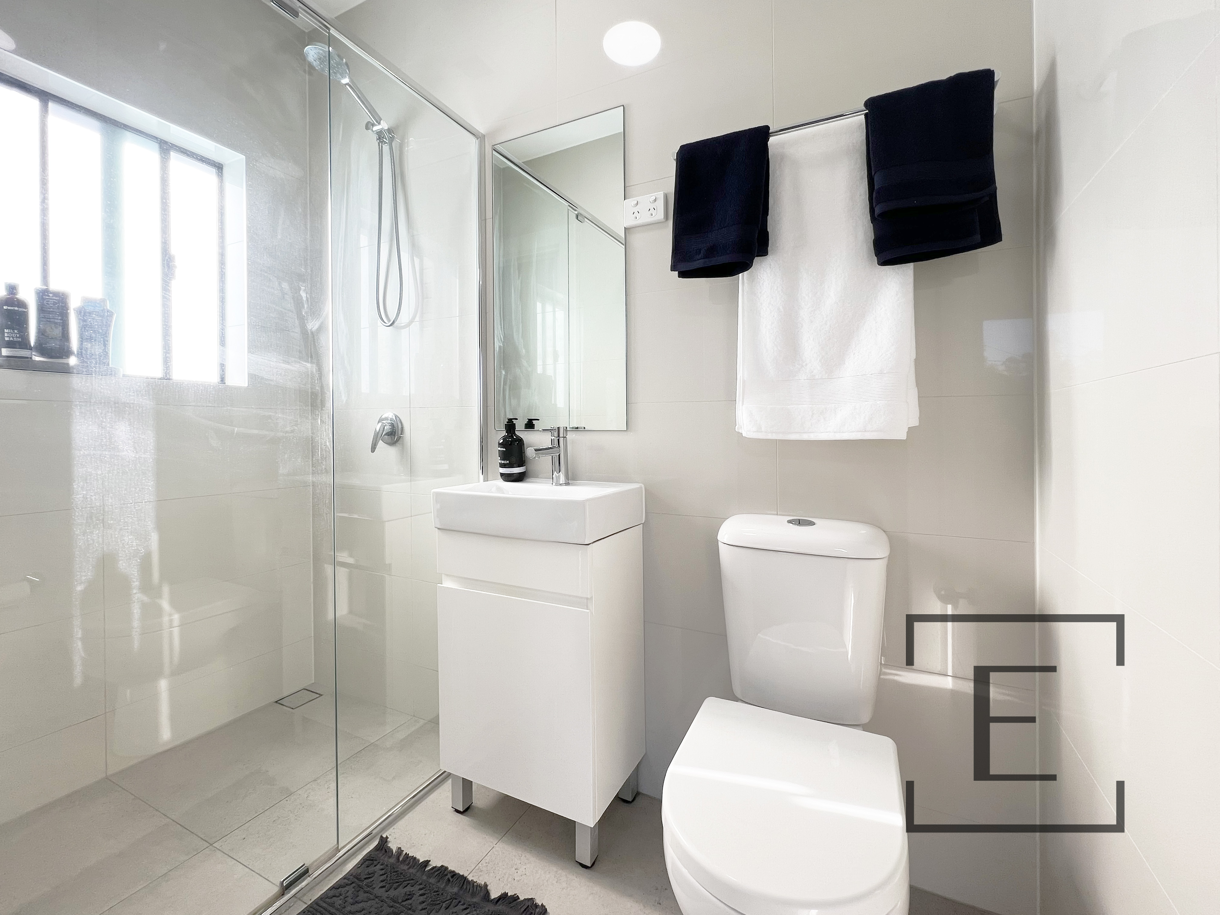 4 Rippon Avenue, Dundas