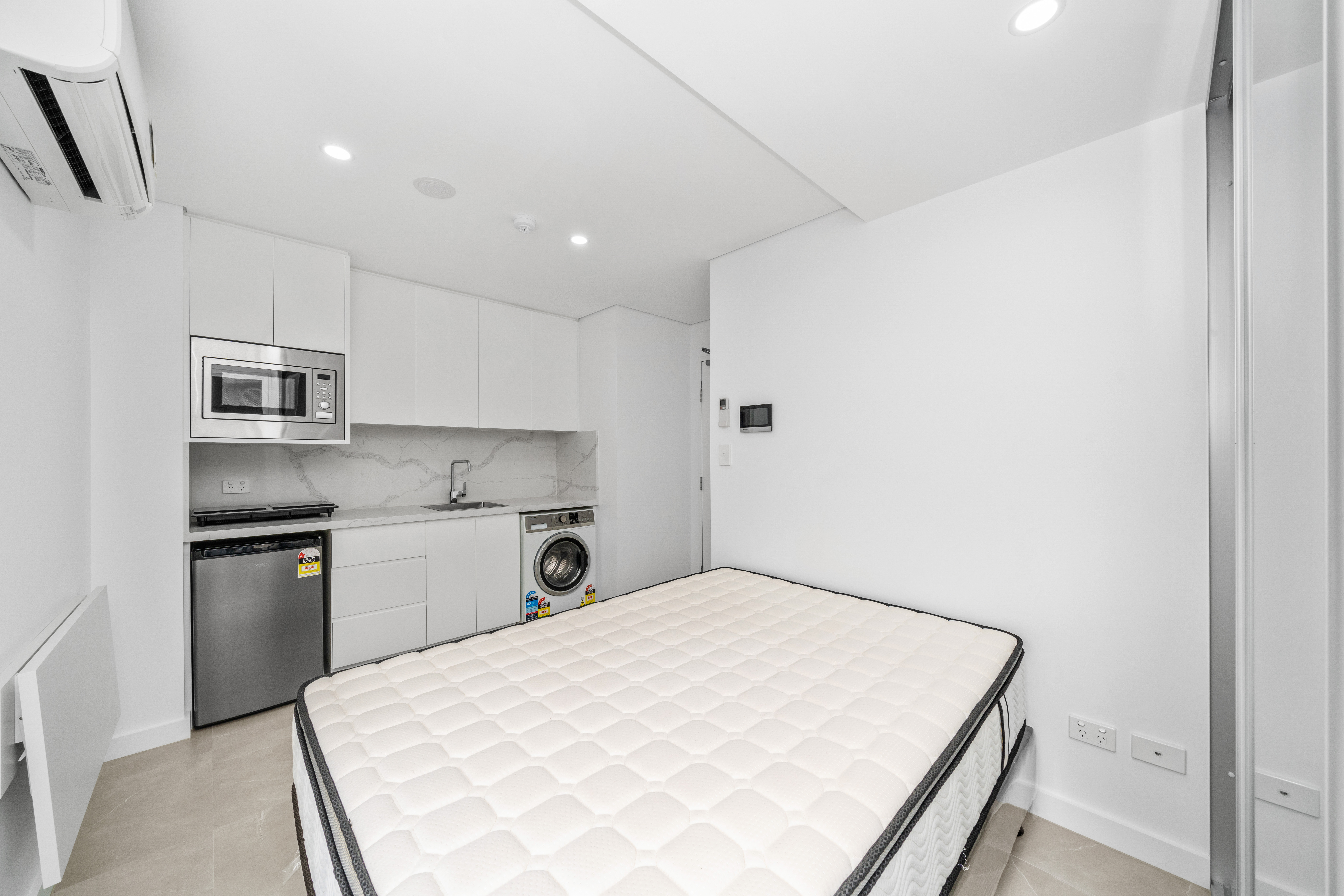 44 Henley Road, Homebush West