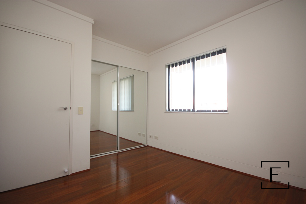 212E / 138 Carillon Avenue, Newtown