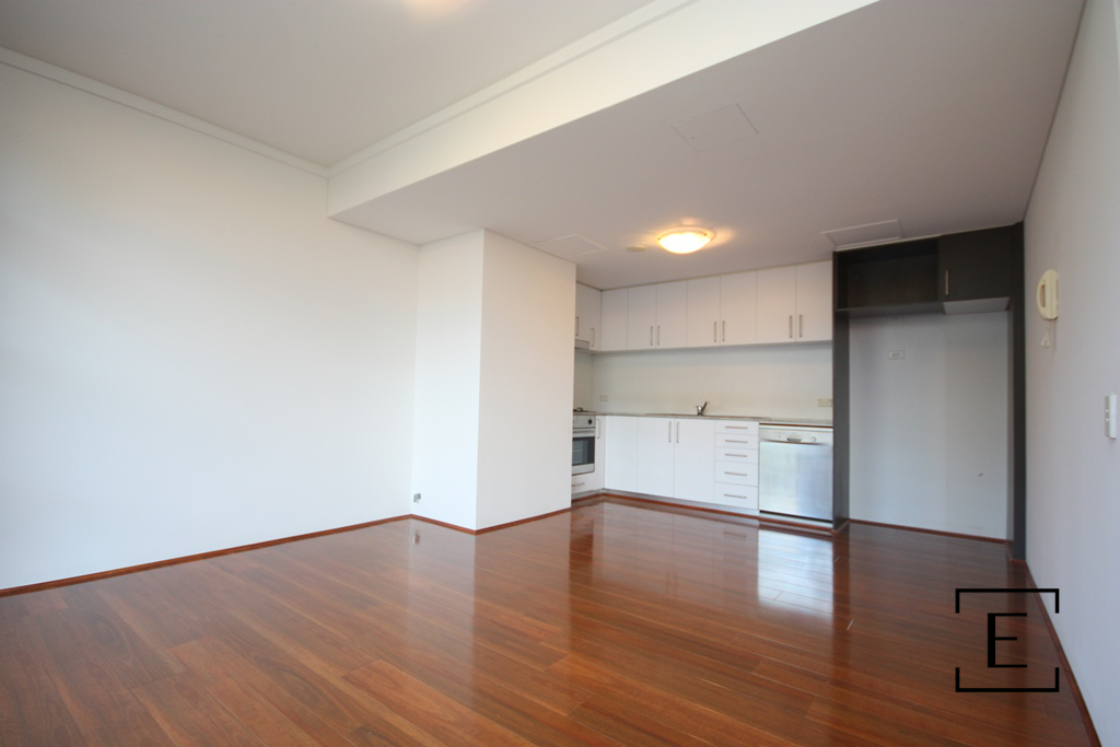 212E / 138 Carillon Avenue, Newtown