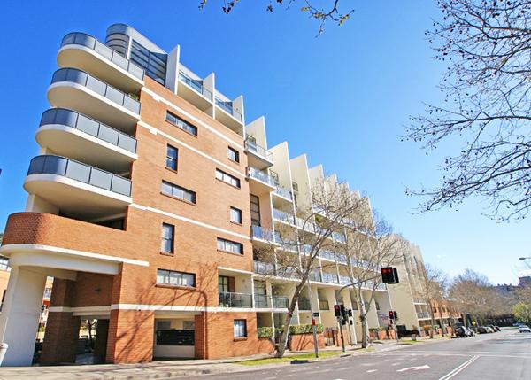 212E / 138 Carillon Avenue, Newtown