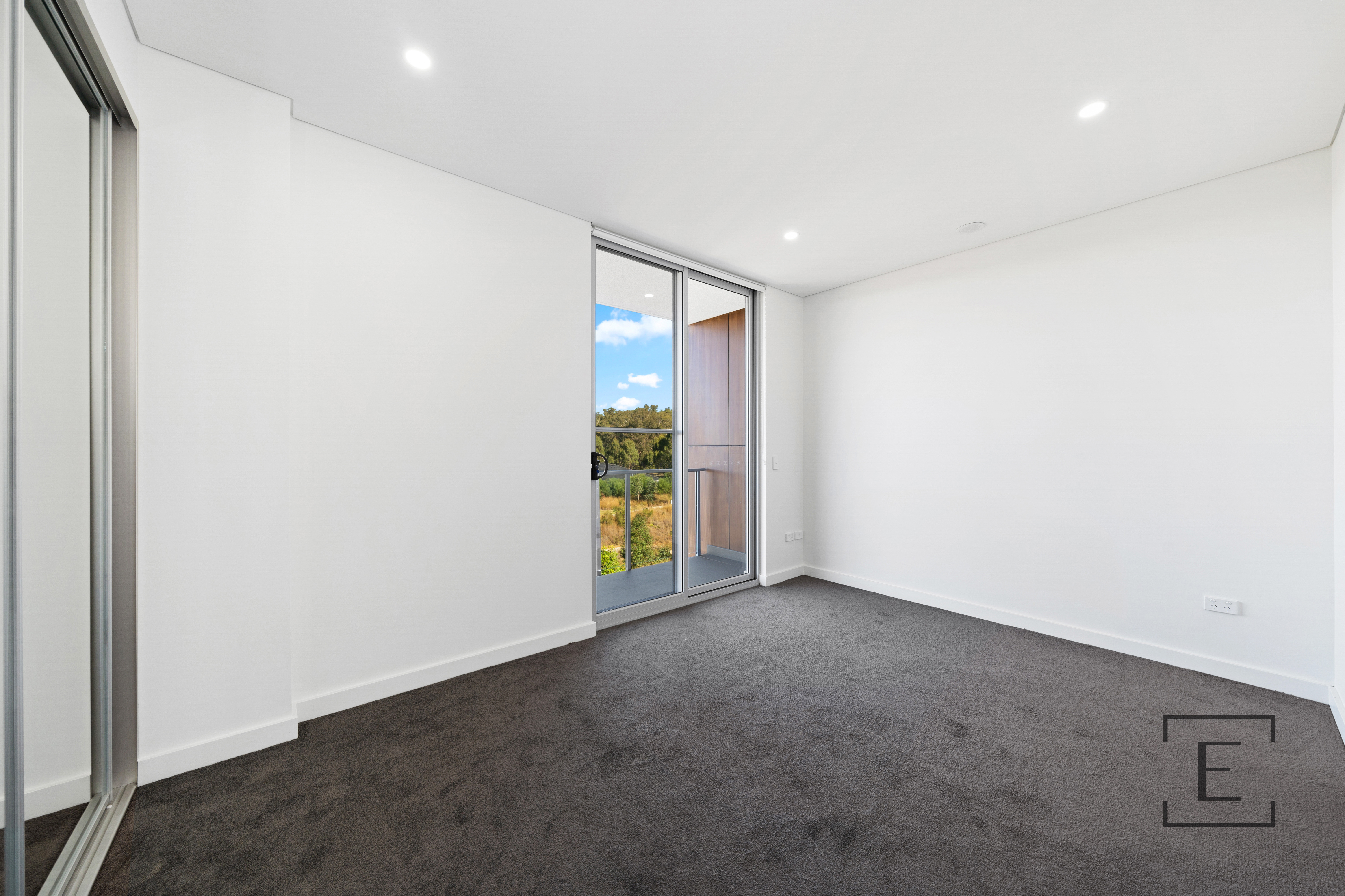 a306 / 98 Lakeside Parade, Jordan Springs