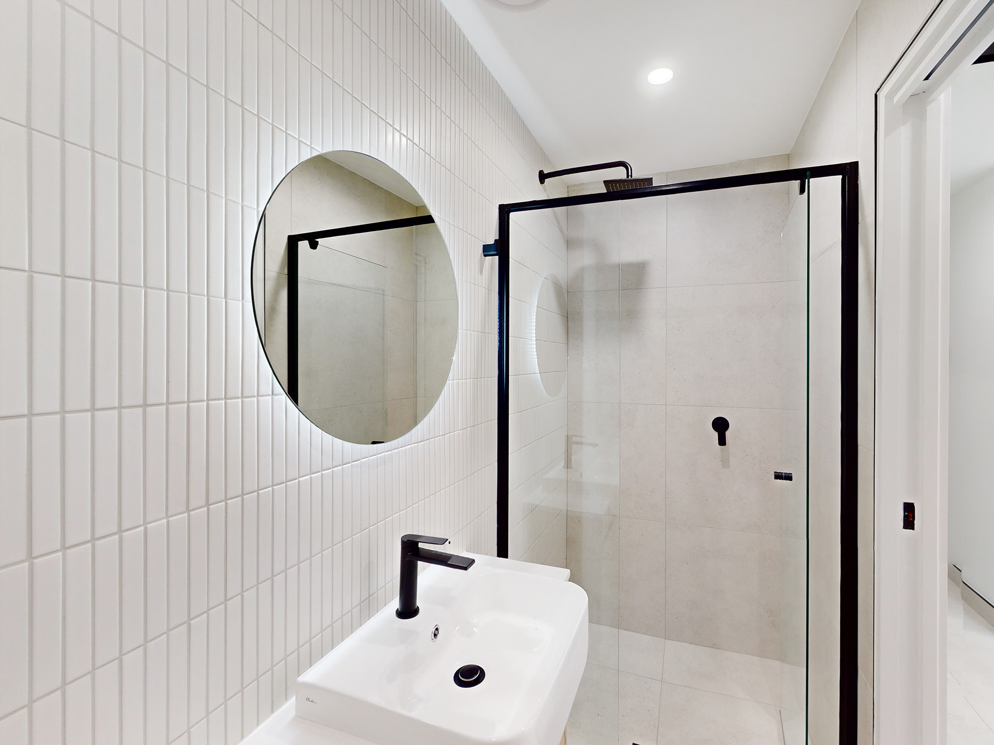 2 / 27 Allison Road, Guildford