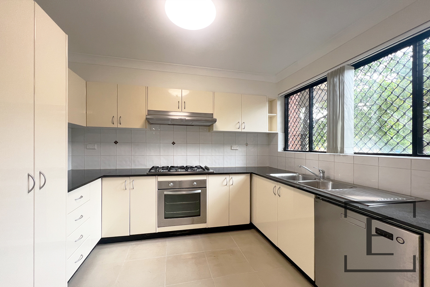 1 / 50-54 Henley Road, Homebush West