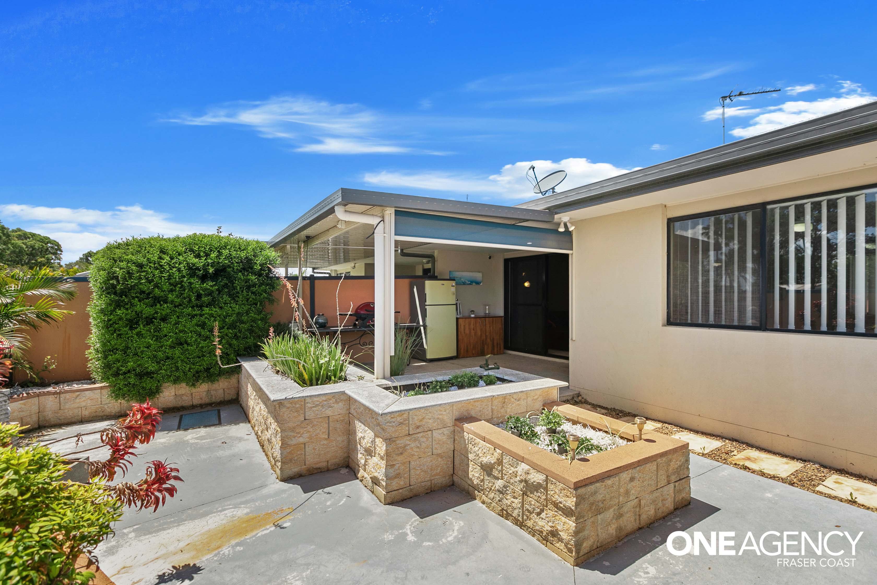 1 / 9 Carlisle Court, Kawungan