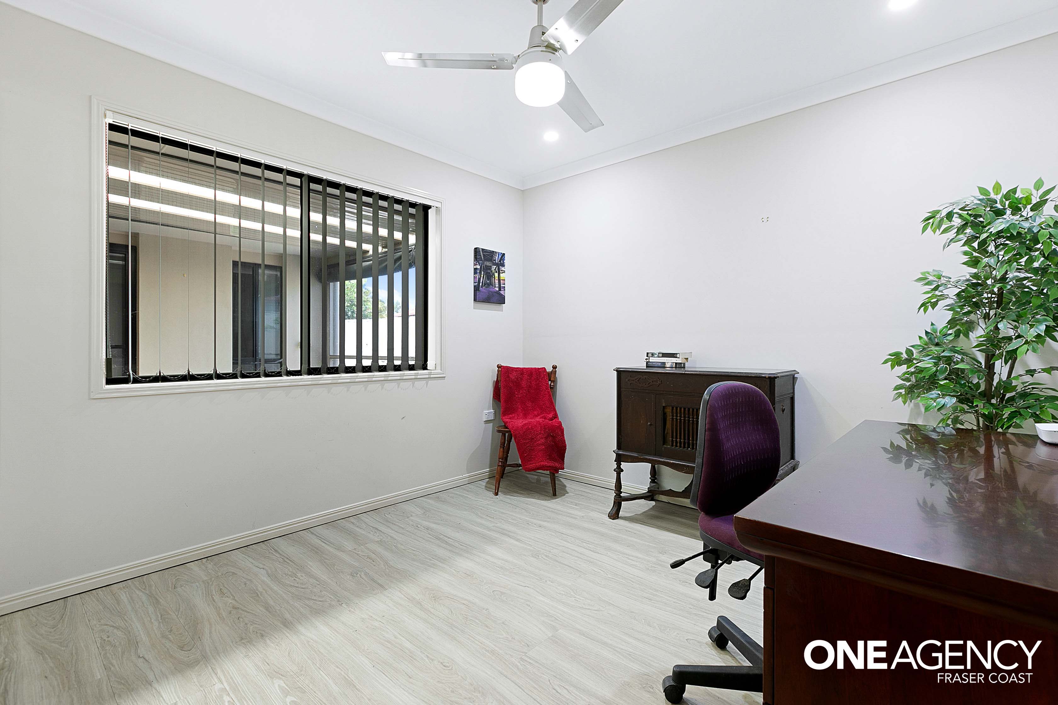 1 / 9 Carlisle Court, Kawungan
