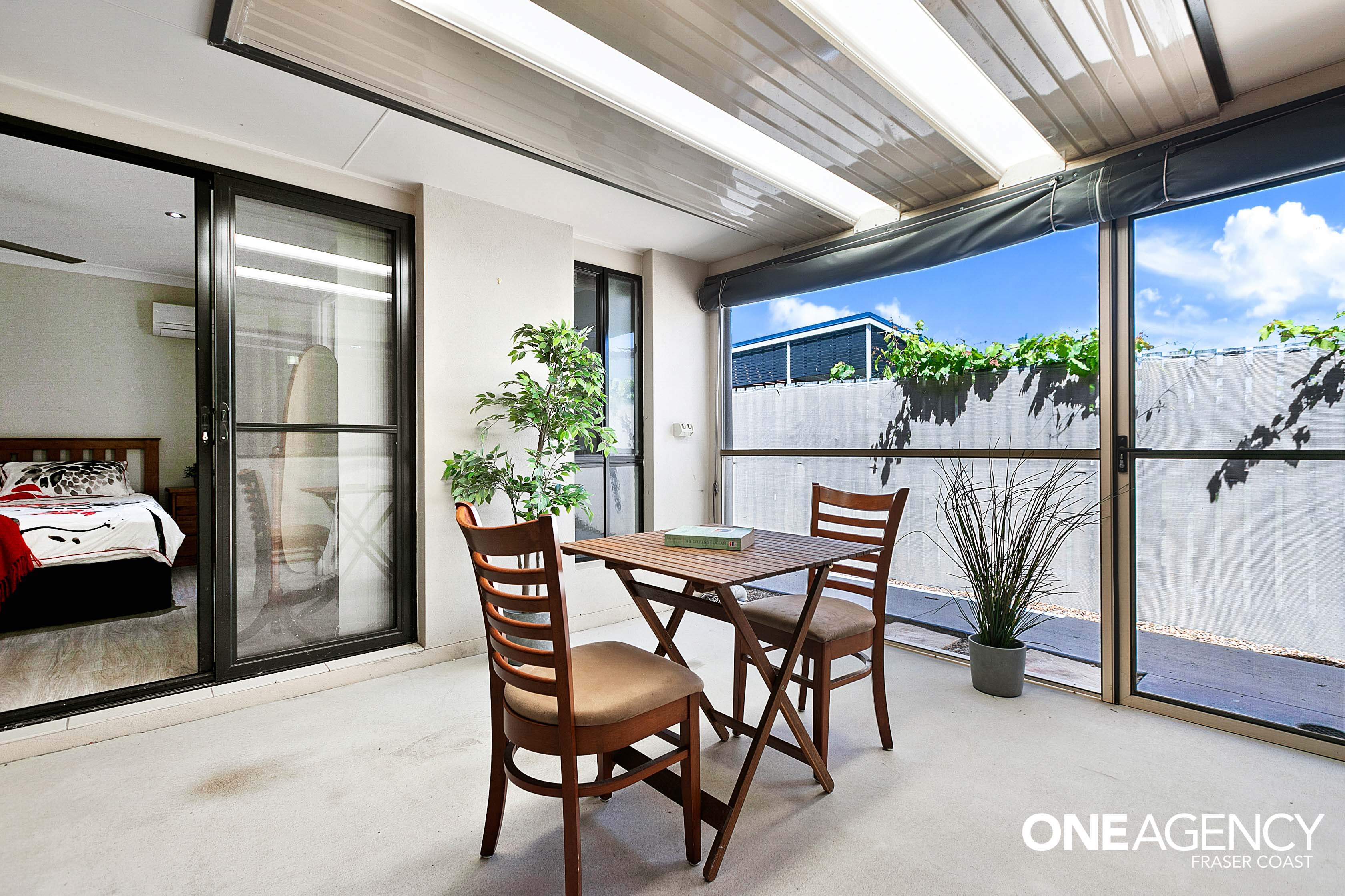 1 / 9 Carlisle Court, Kawungan