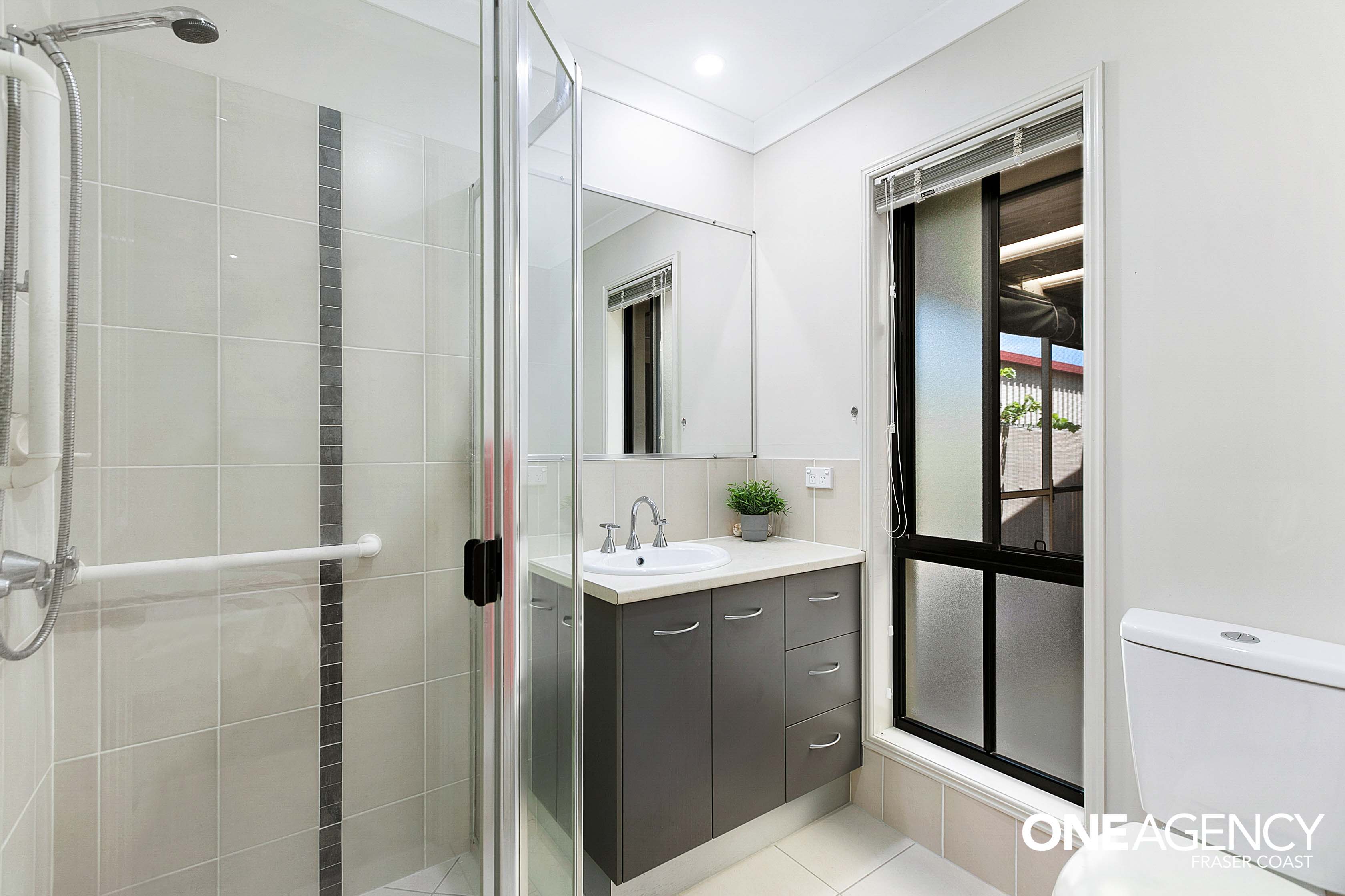 1 / 9 Carlisle Court, Kawungan