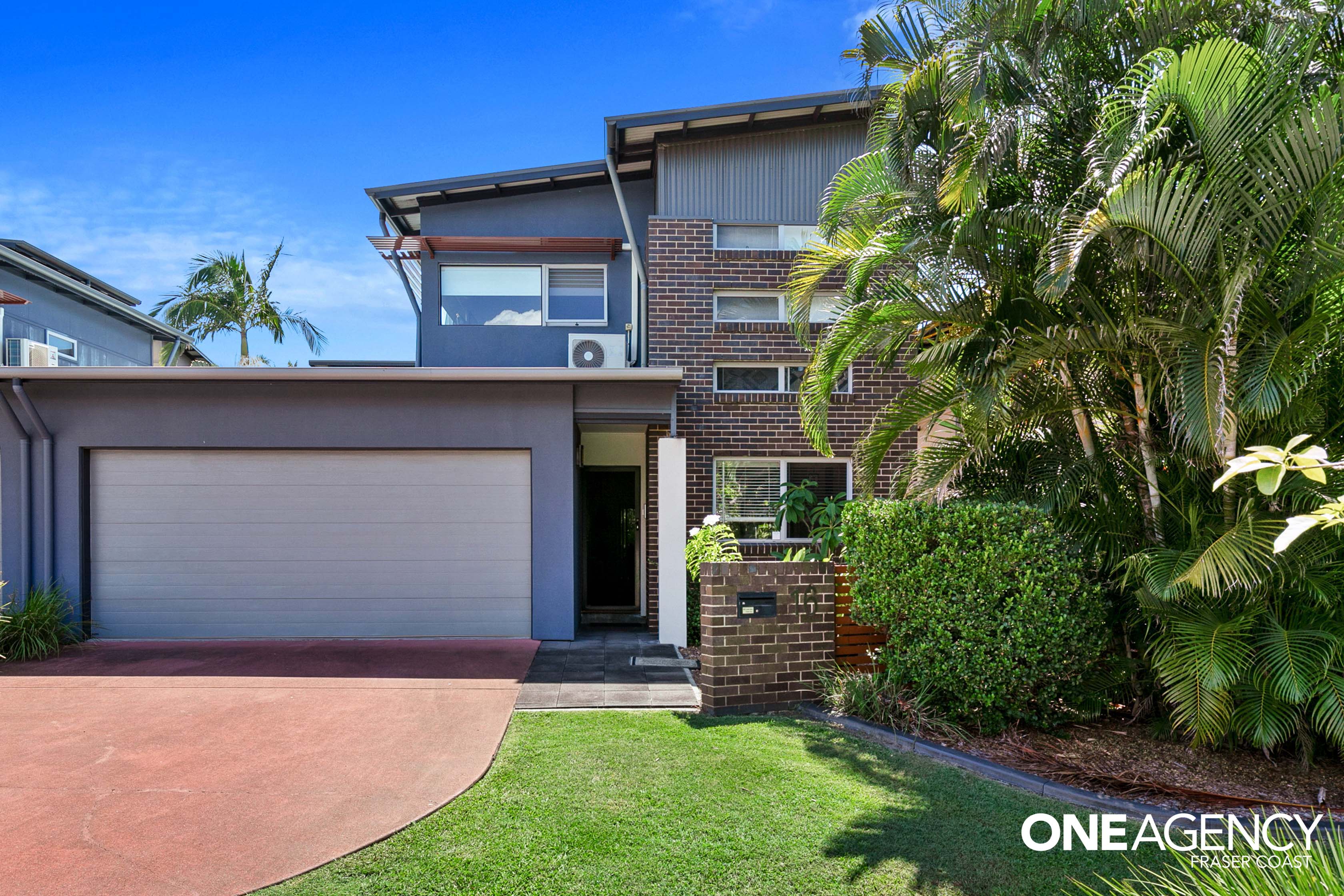 16 / 80 Moolyyir Street, Urangan