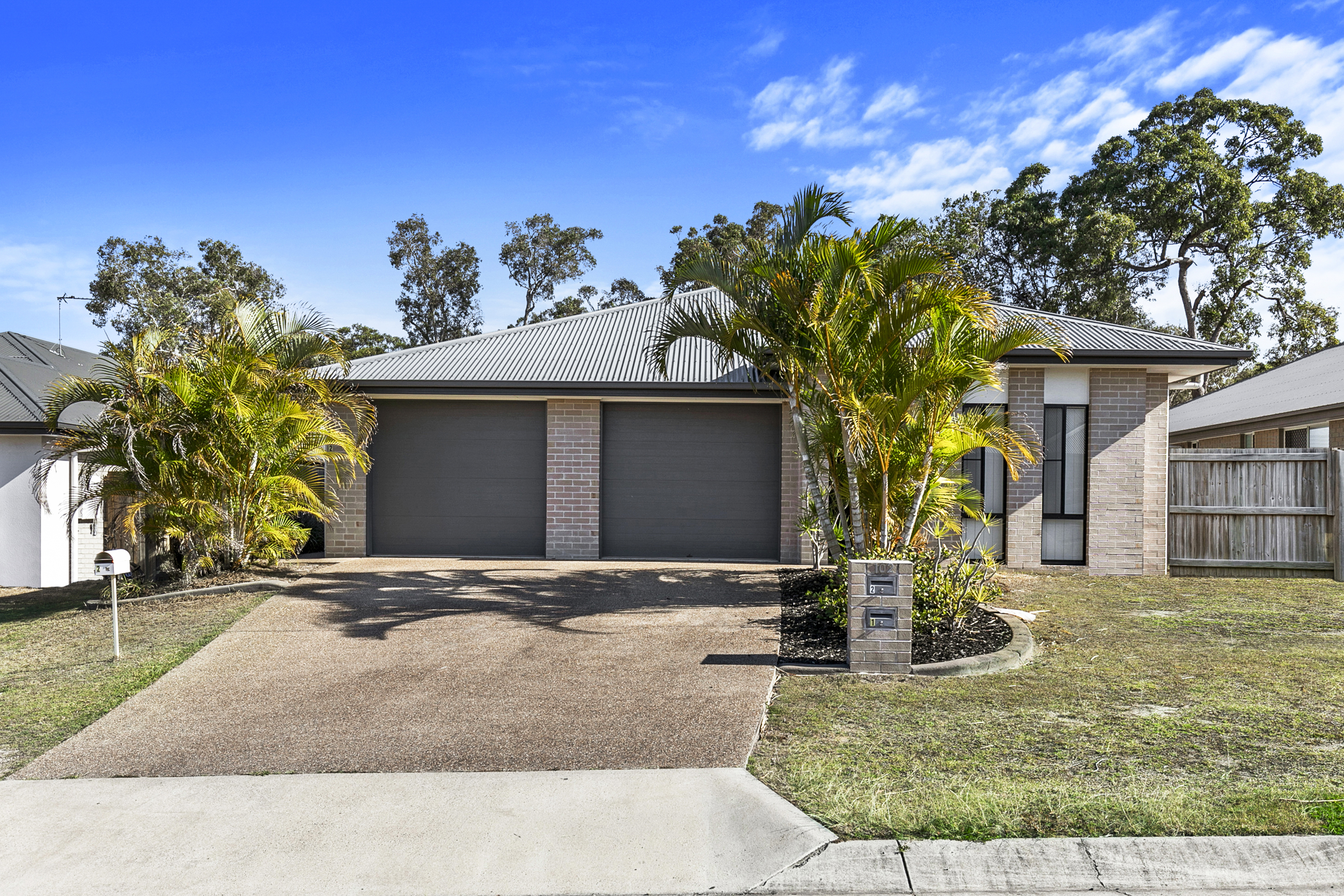 1 / 102 Bradman Way, Urangan