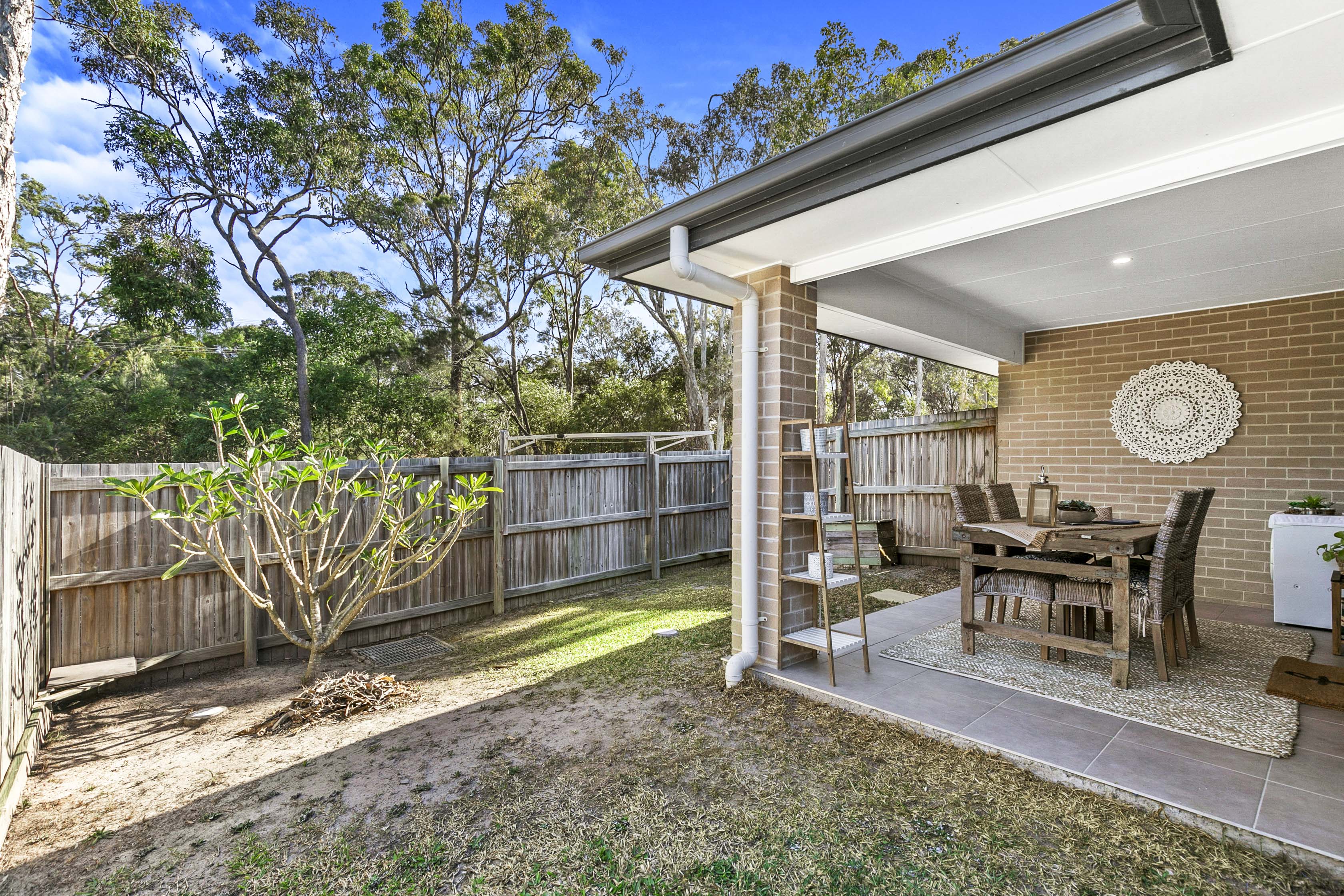 1 / 102 Bradman Way, Urangan