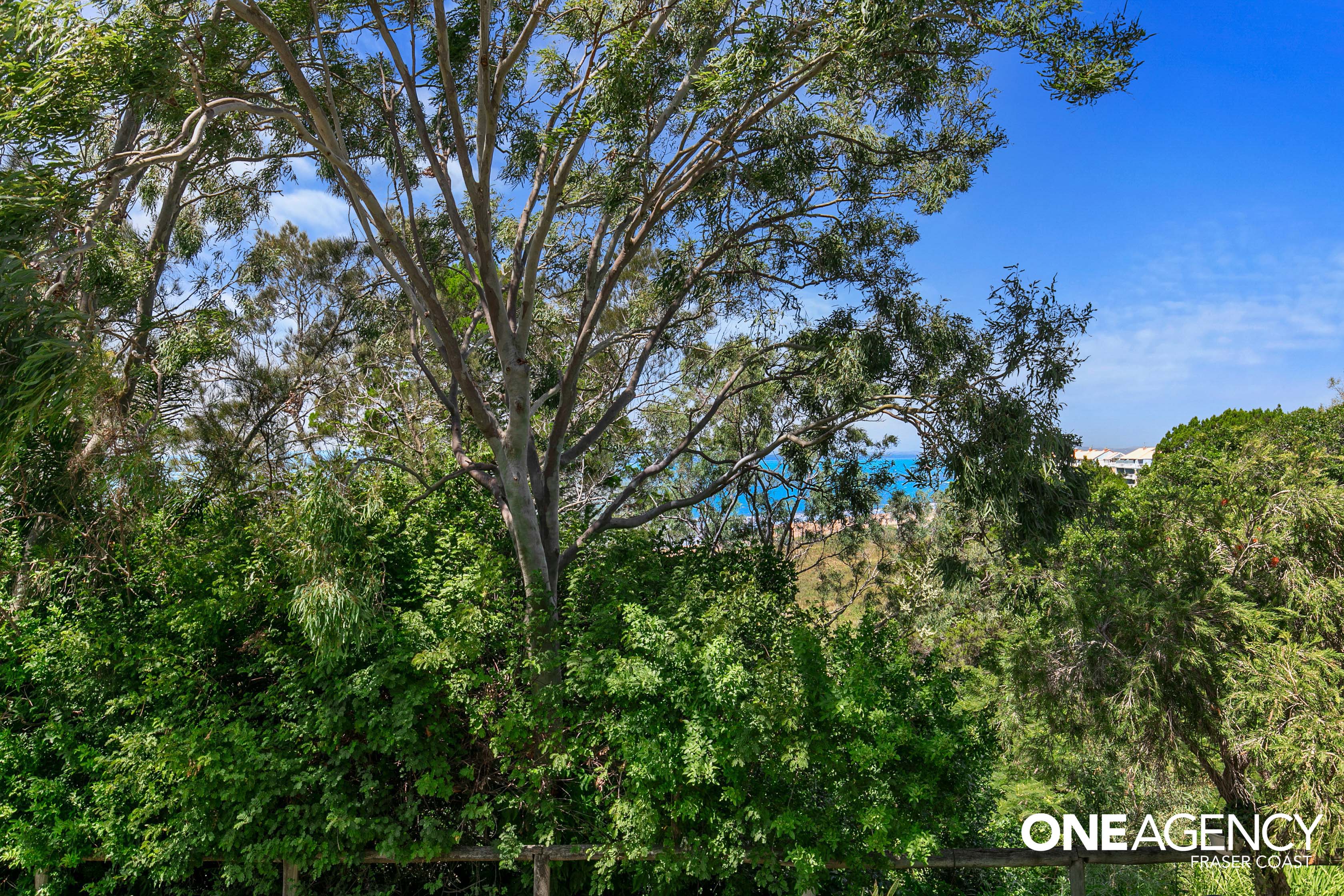 4 / 2 James Street, Urangan