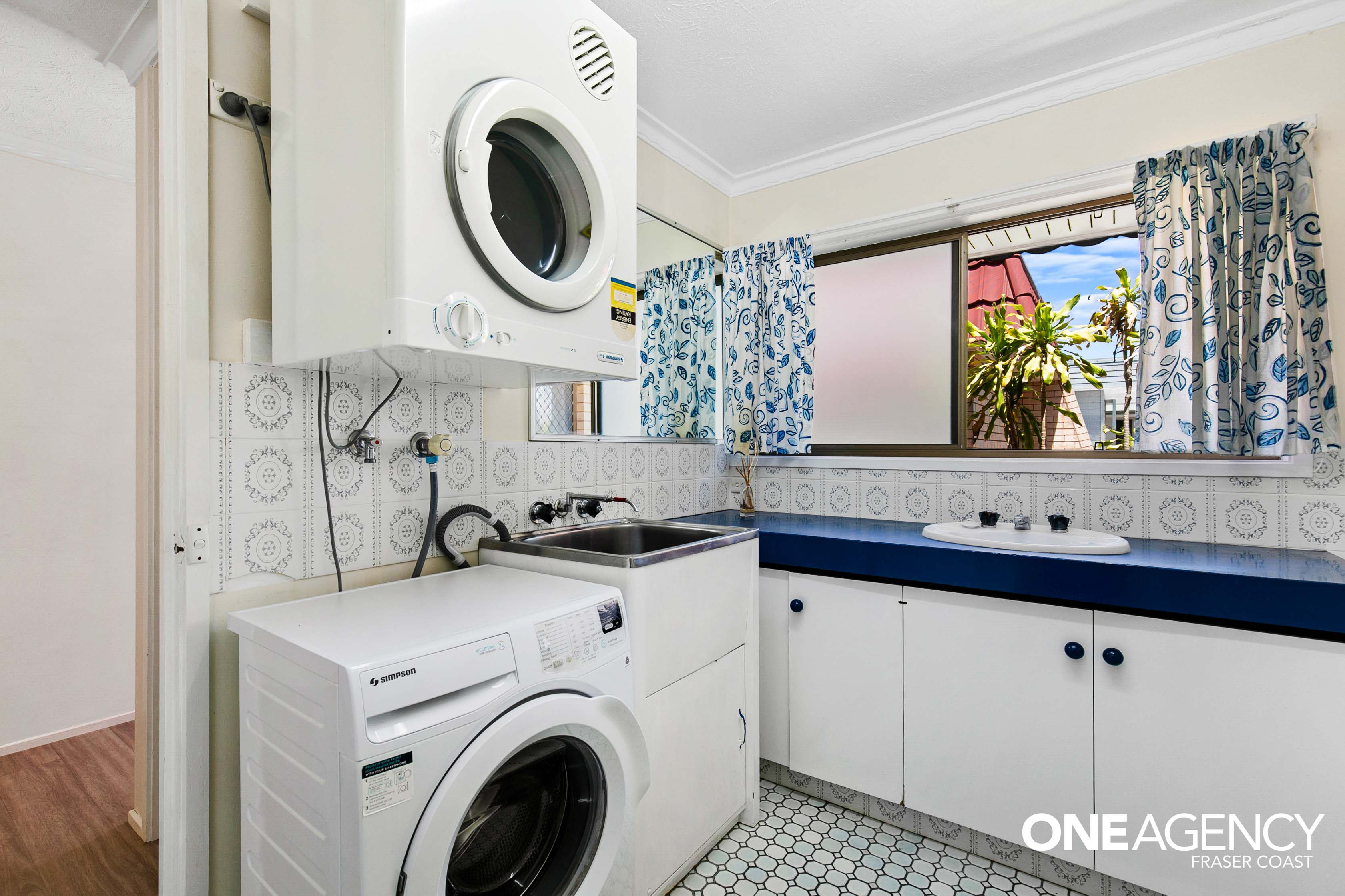 4 / 2 James Street, Urangan