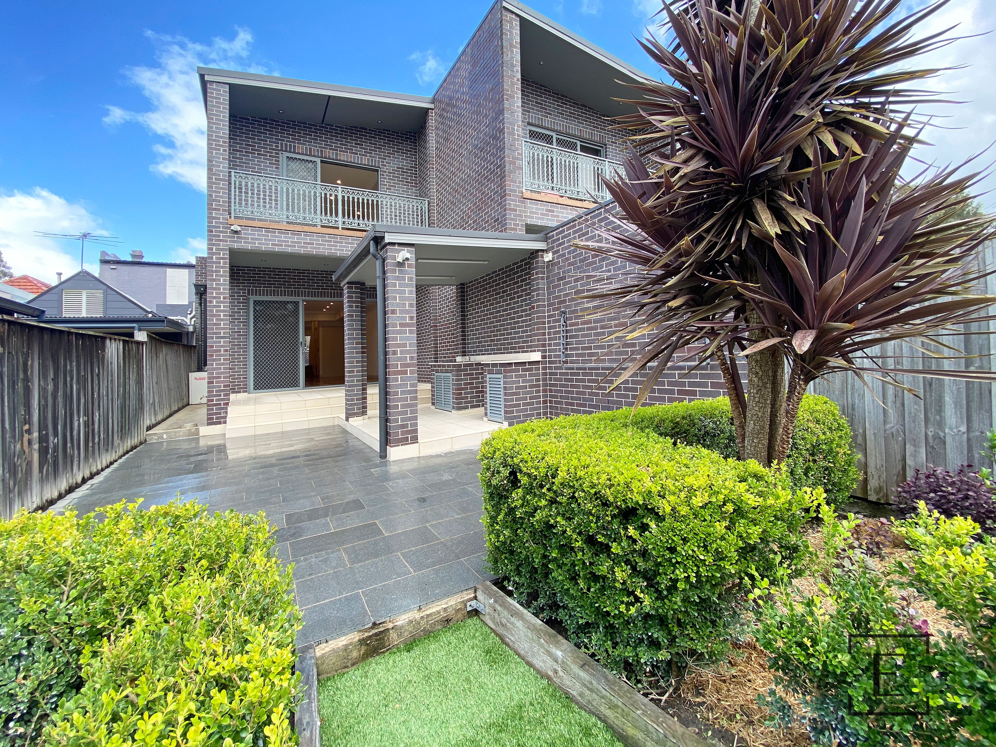 8 Maddock Street, Dulwich Hill