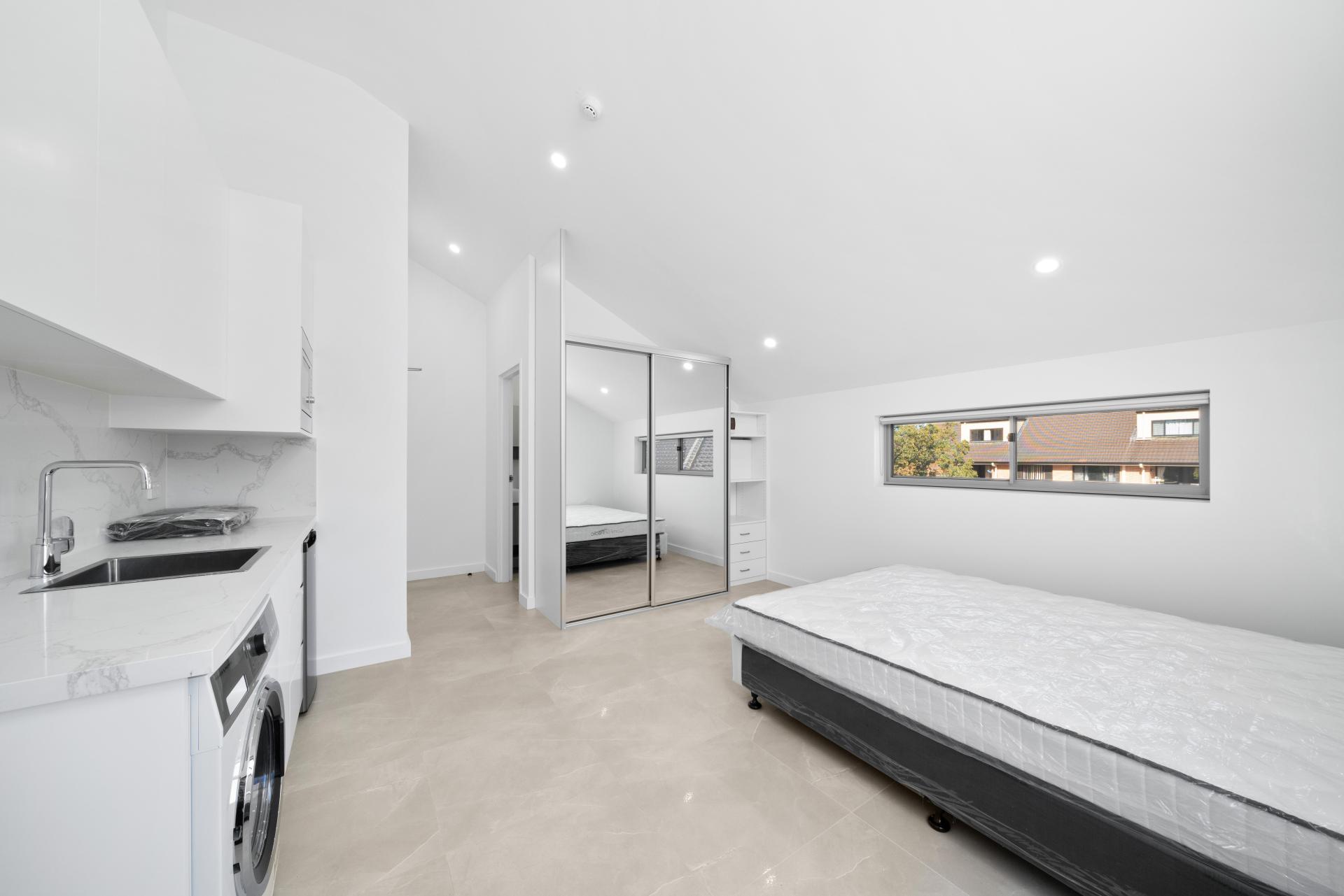 44 Henley Road, Homebush West