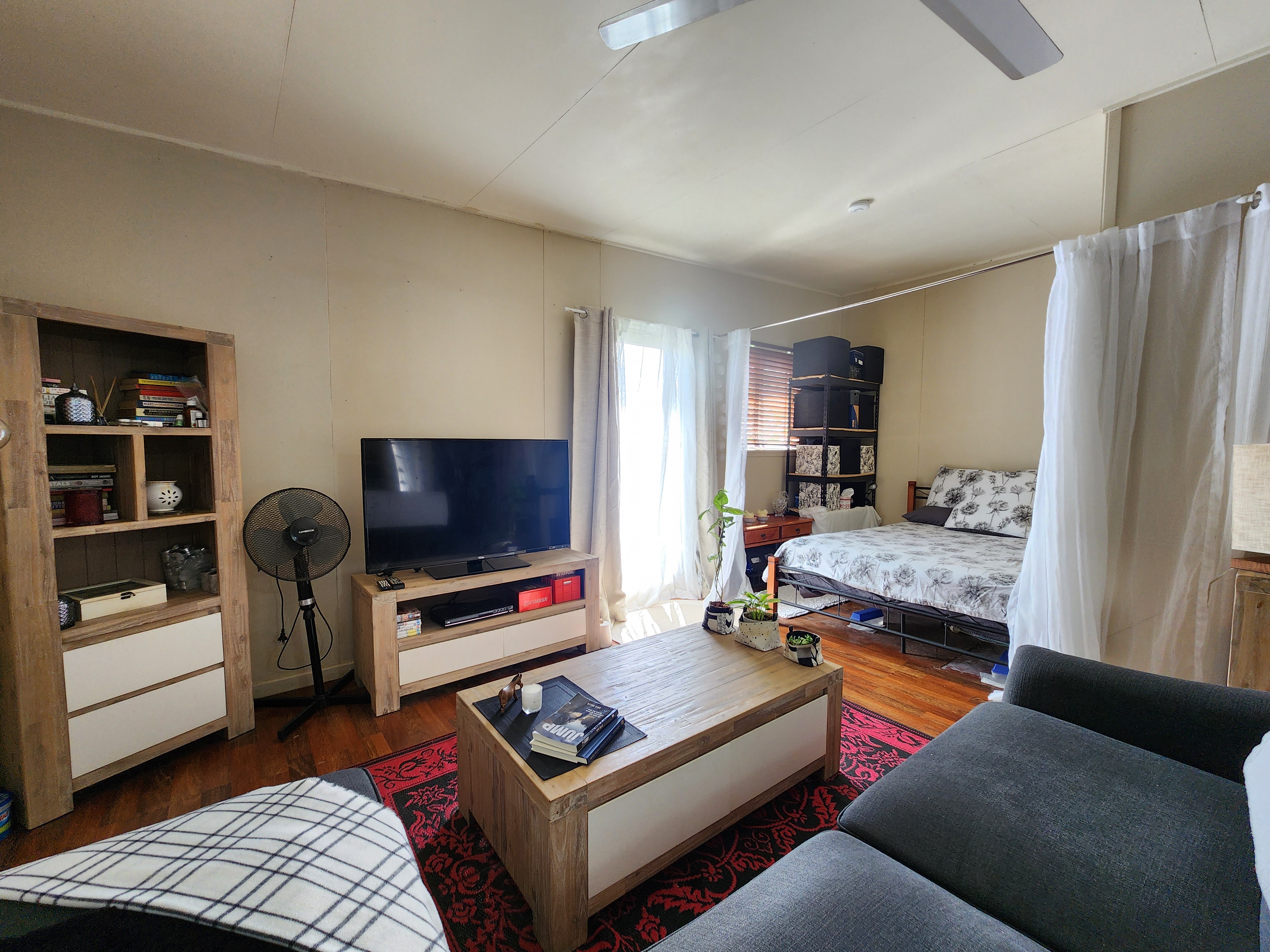 8 Gray Street, Atherton