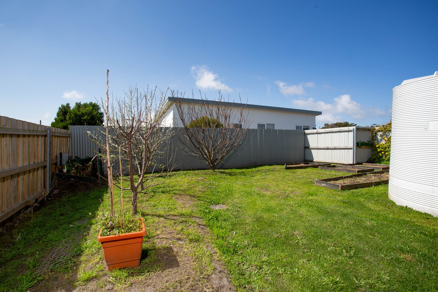 2 / 7 Mary Street, George Town