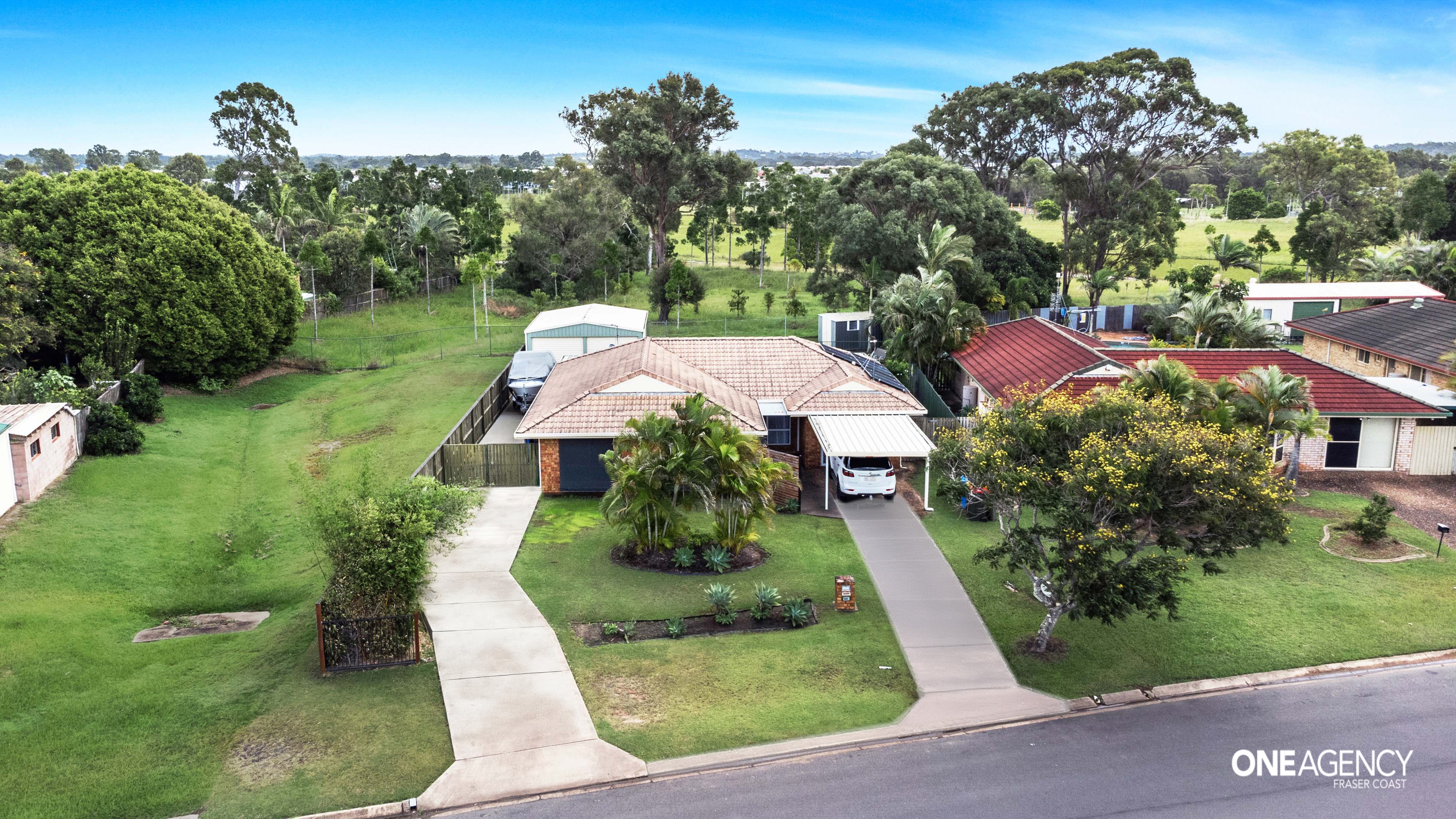 66 Ibis Boulevard, Eli Waters