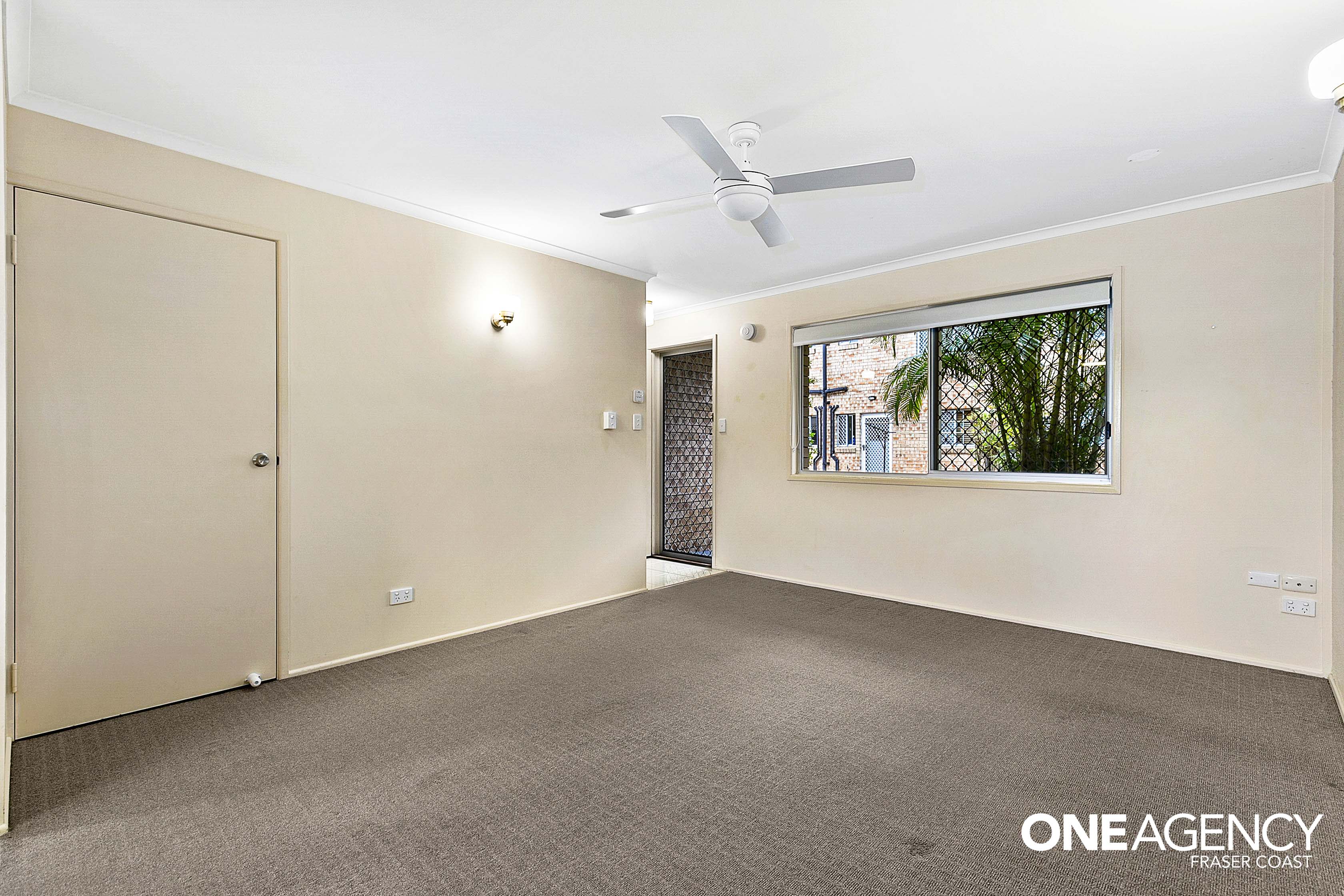 3 / 3 King Street, Urangan