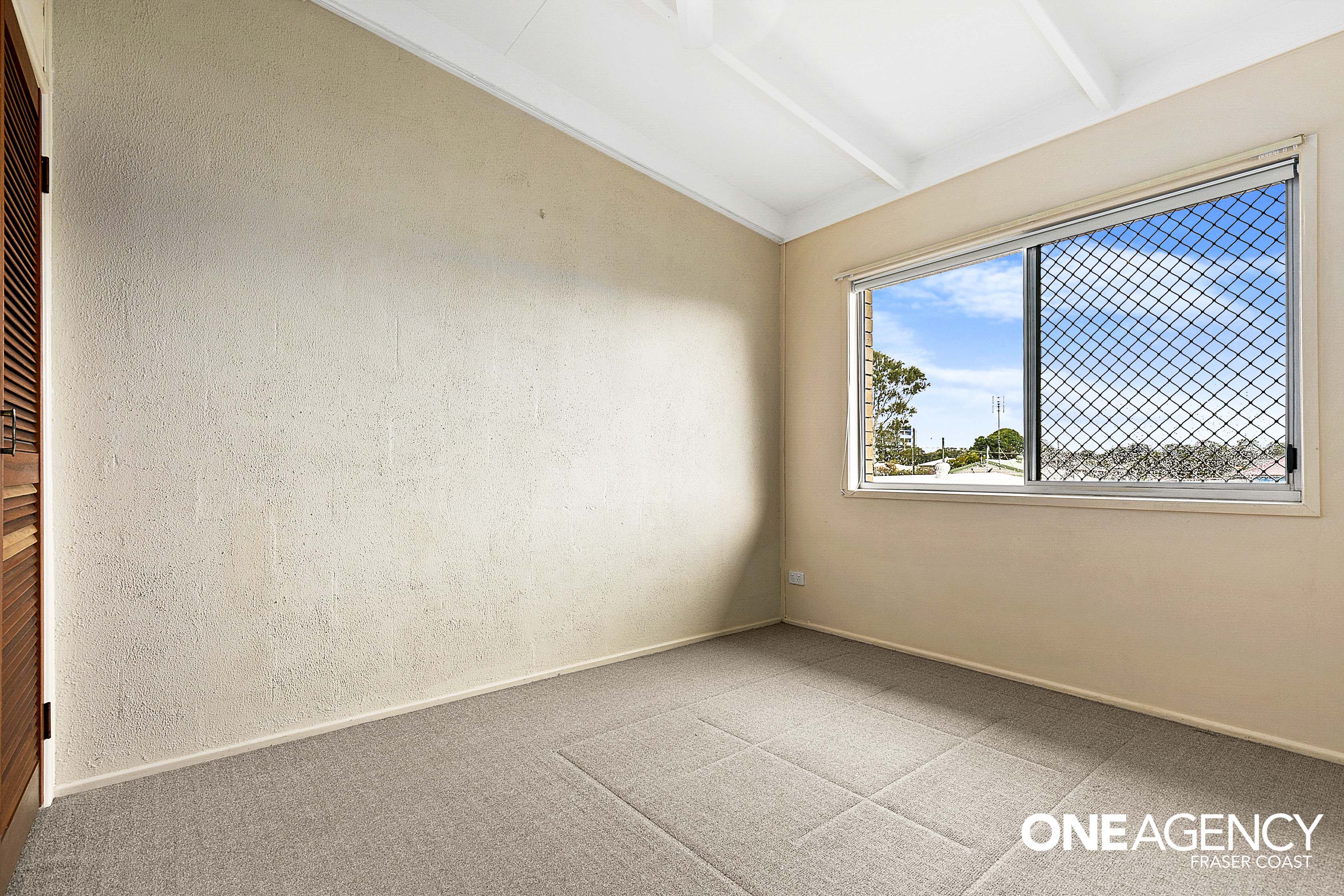 3 / 3 King Street, Urangan