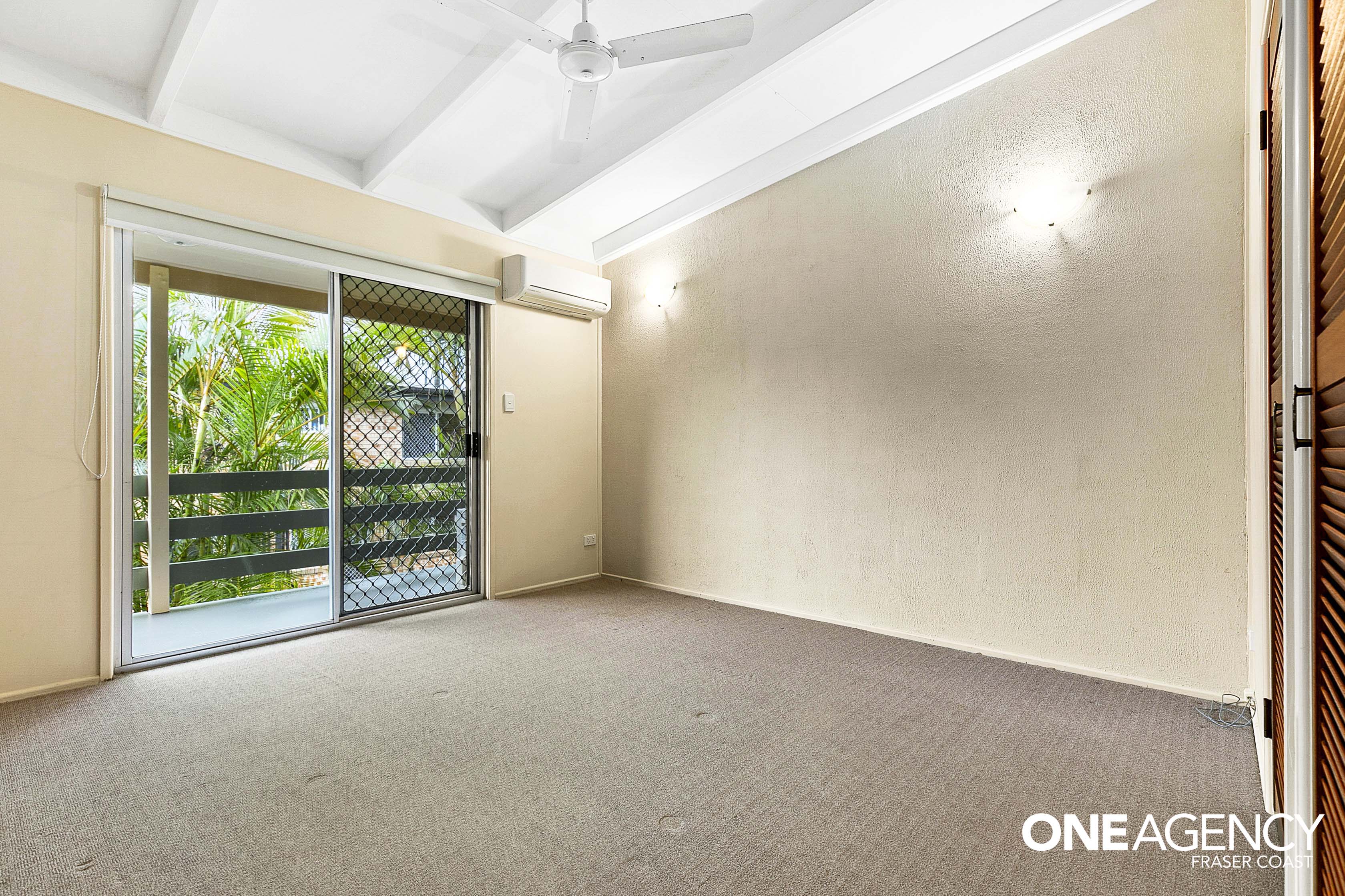 3 / 3 King Street, Urangan