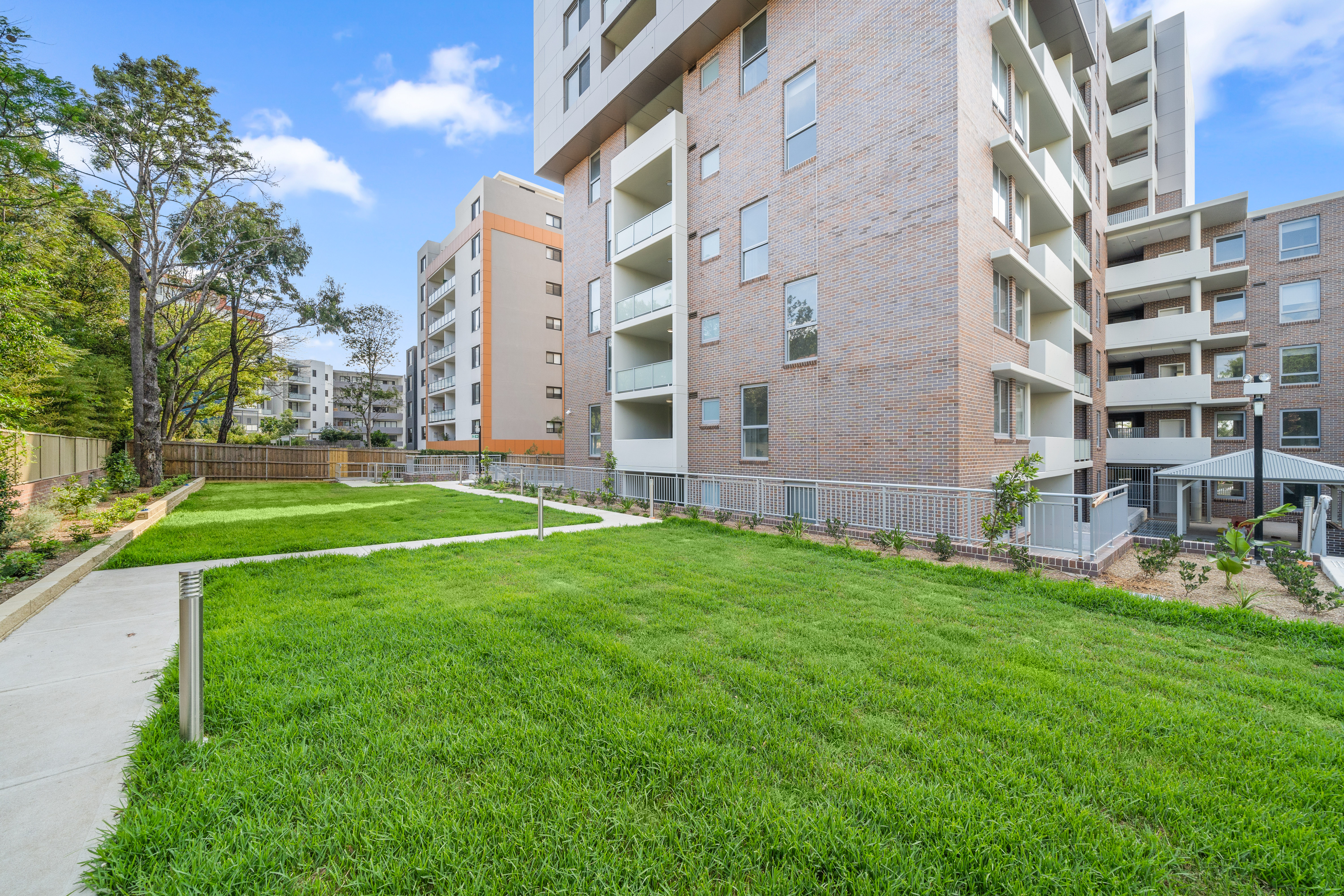 203 / 10 Smallwood Avenue, Homebush