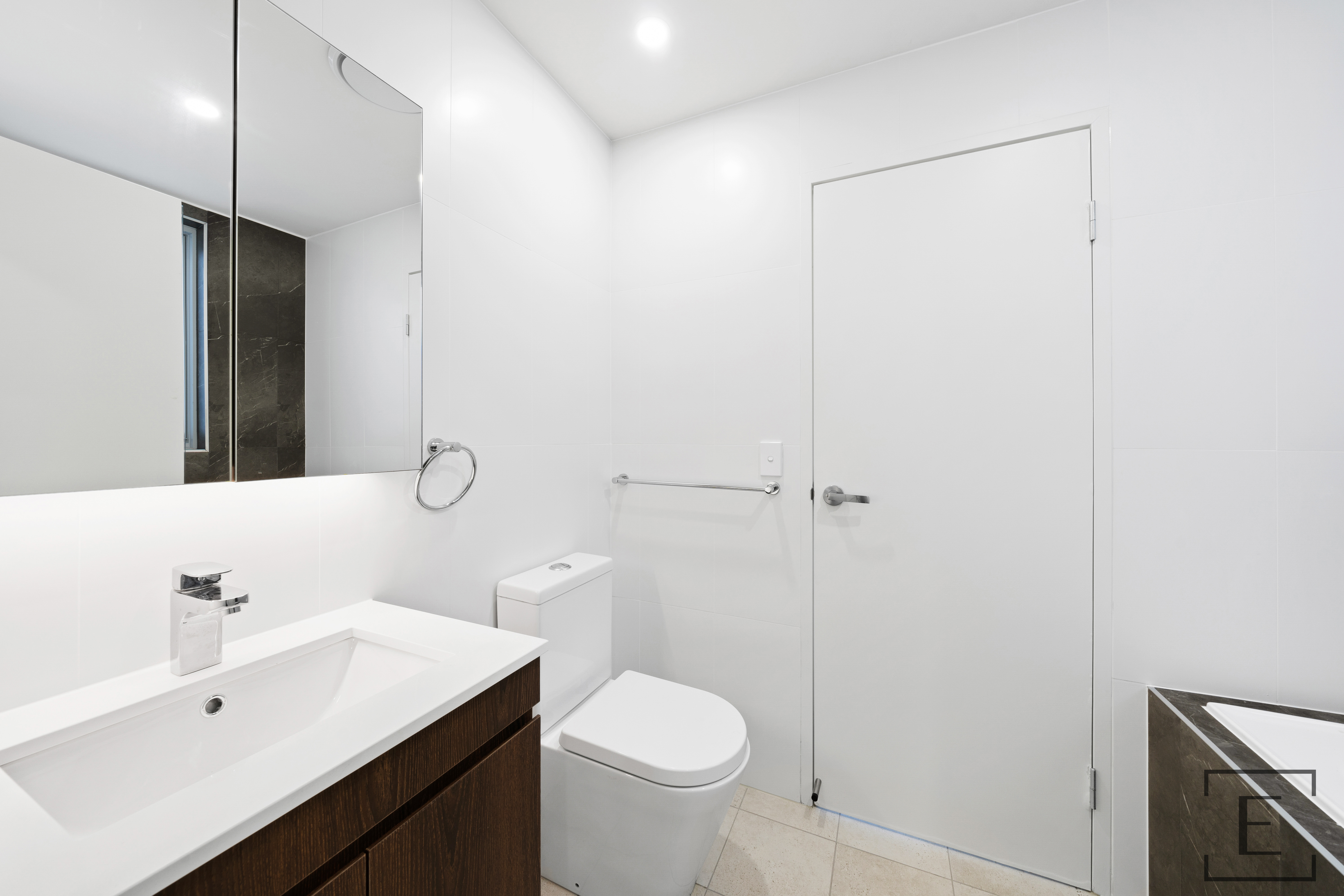 A206 / 98 Lakeside Parade, Jordan Springs