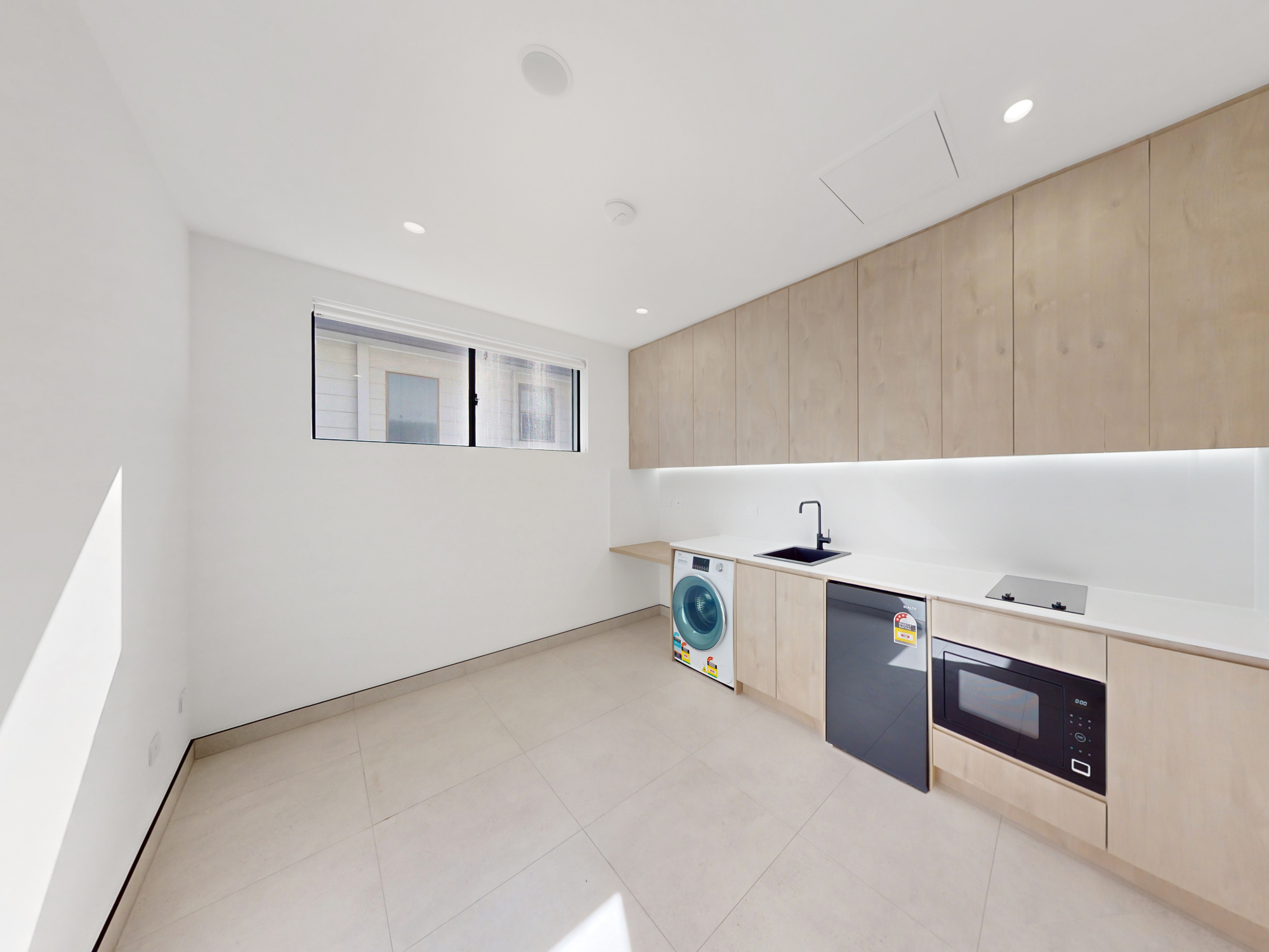 4 / 27 Allison Road, Guildford