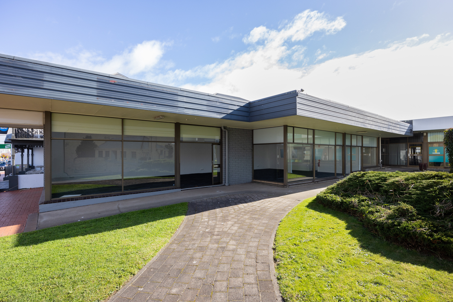 Shop 5 / 79-81 Macquarie Street, George Town