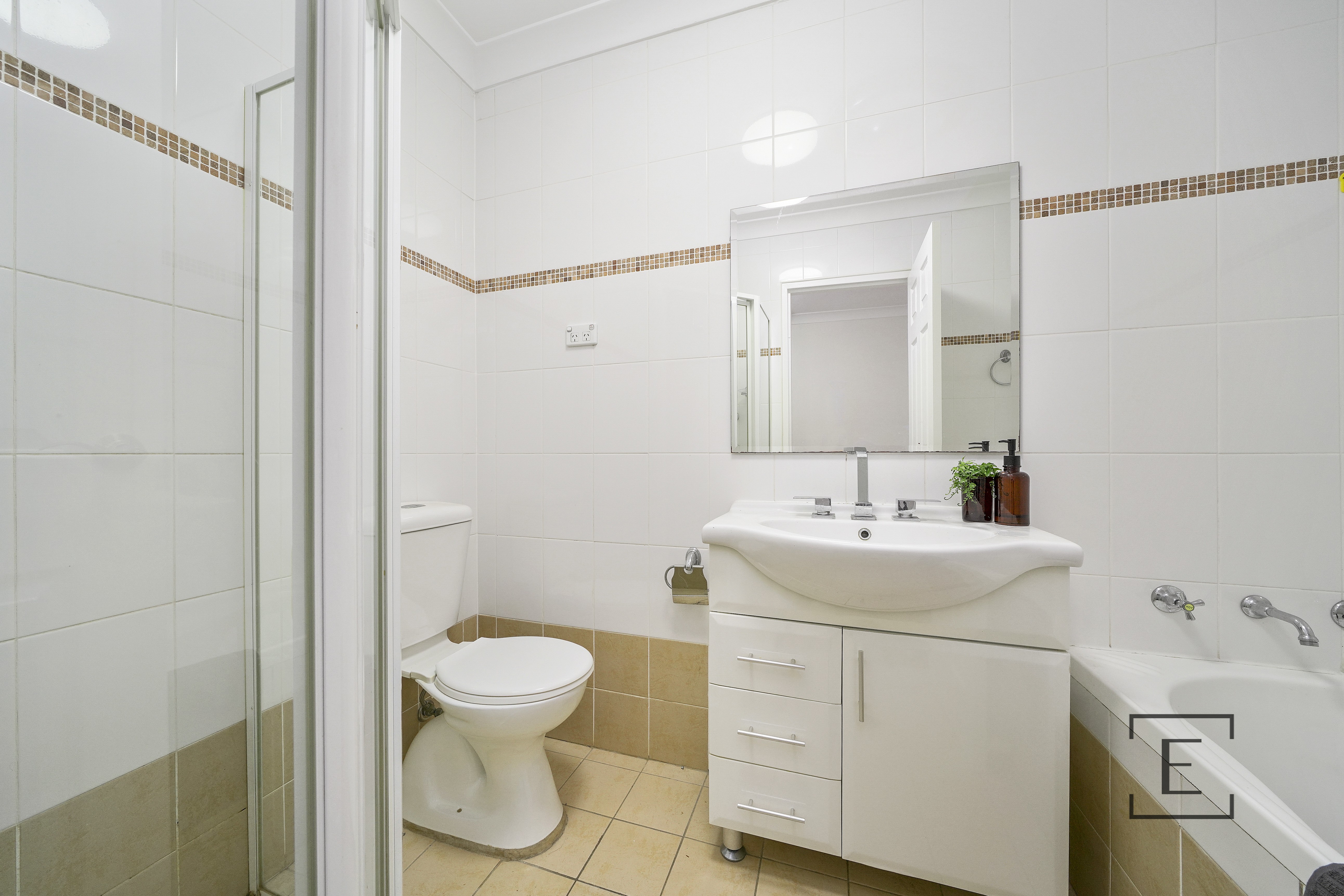 26 / 11 Crane Street, Homebush