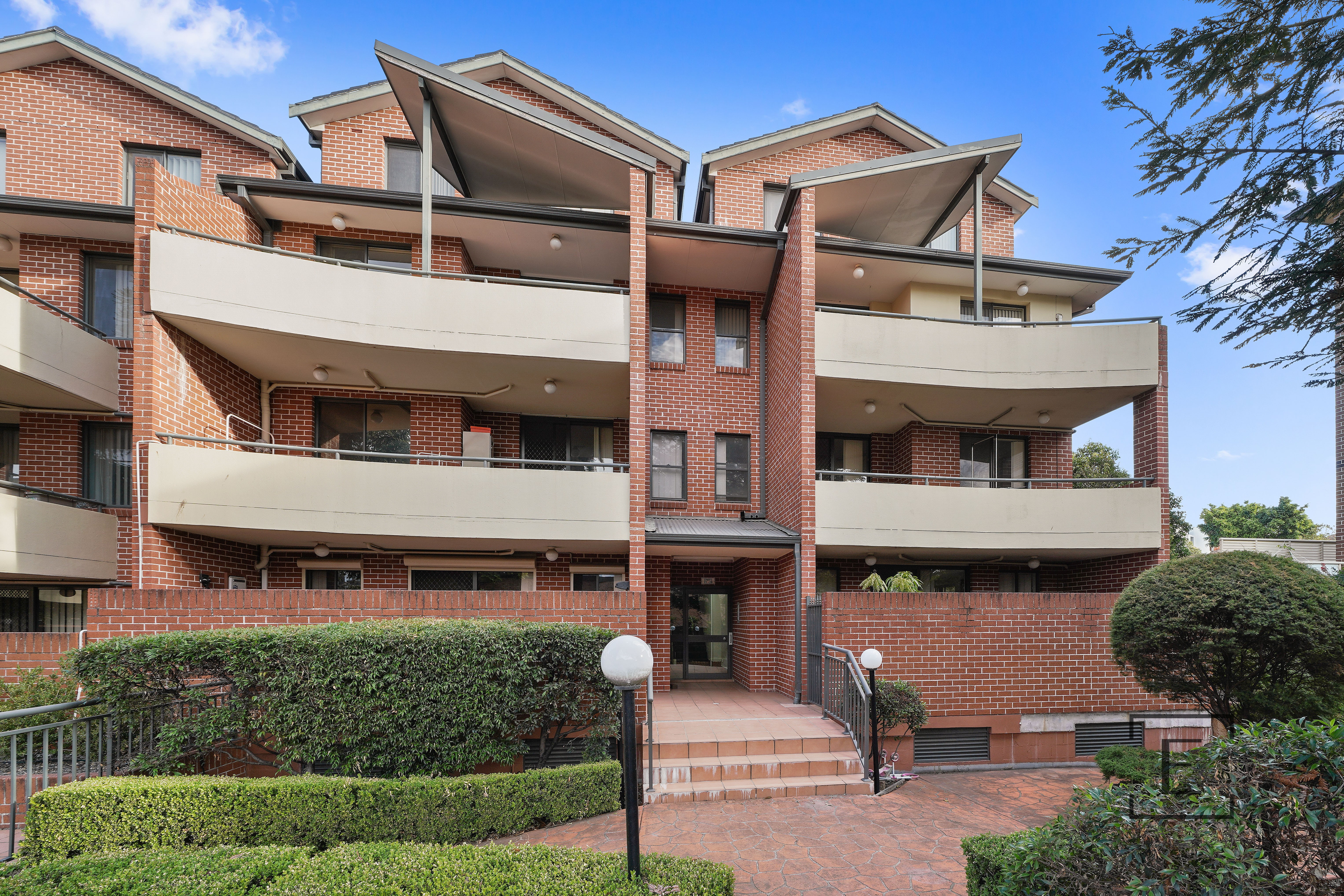 26 / 11 Crane Street, Homebush