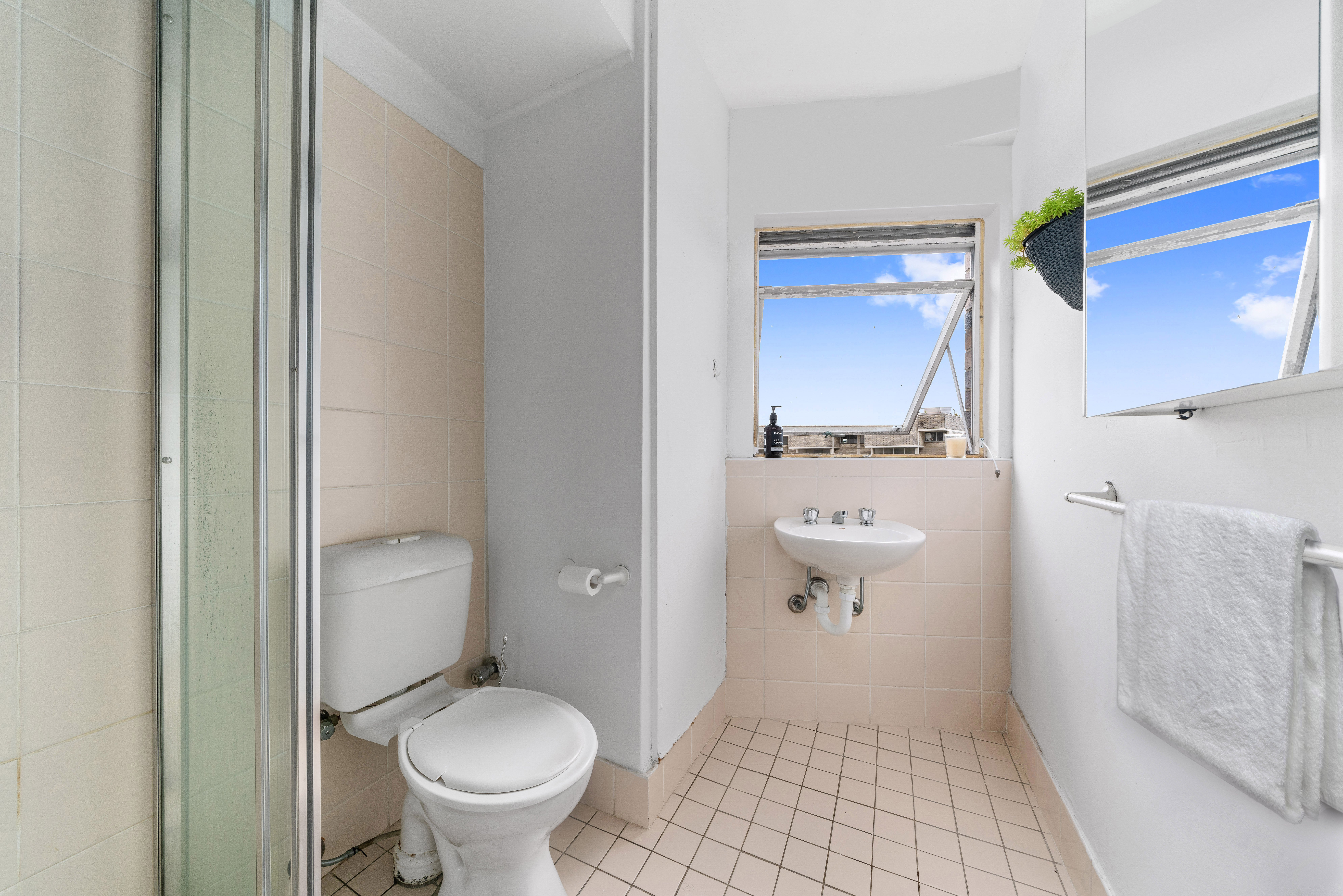 54 / 68 Roslyn Gardens Street, Elizabeth Bay