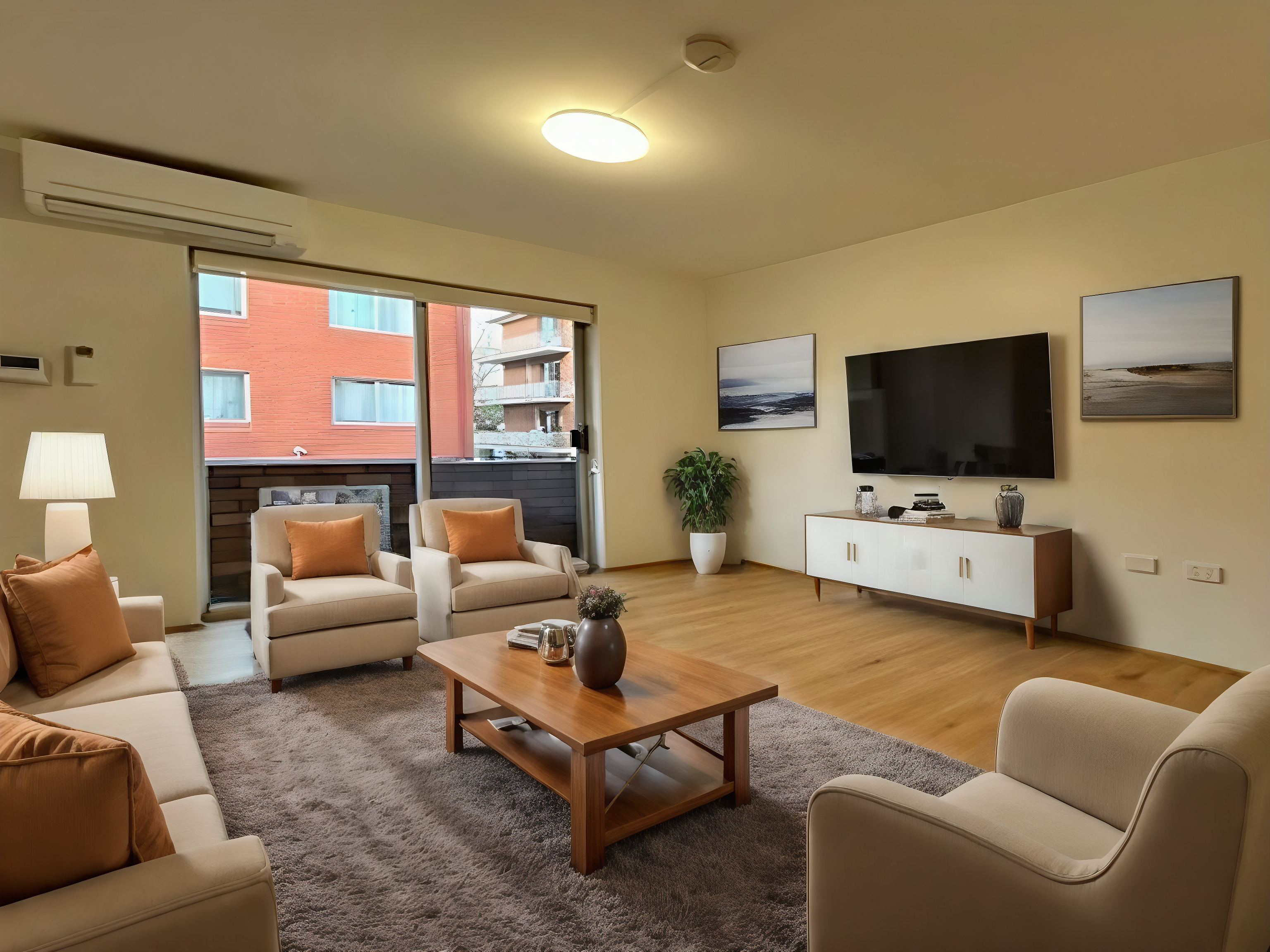 7 / 2 MacIntosh Street, Mascot