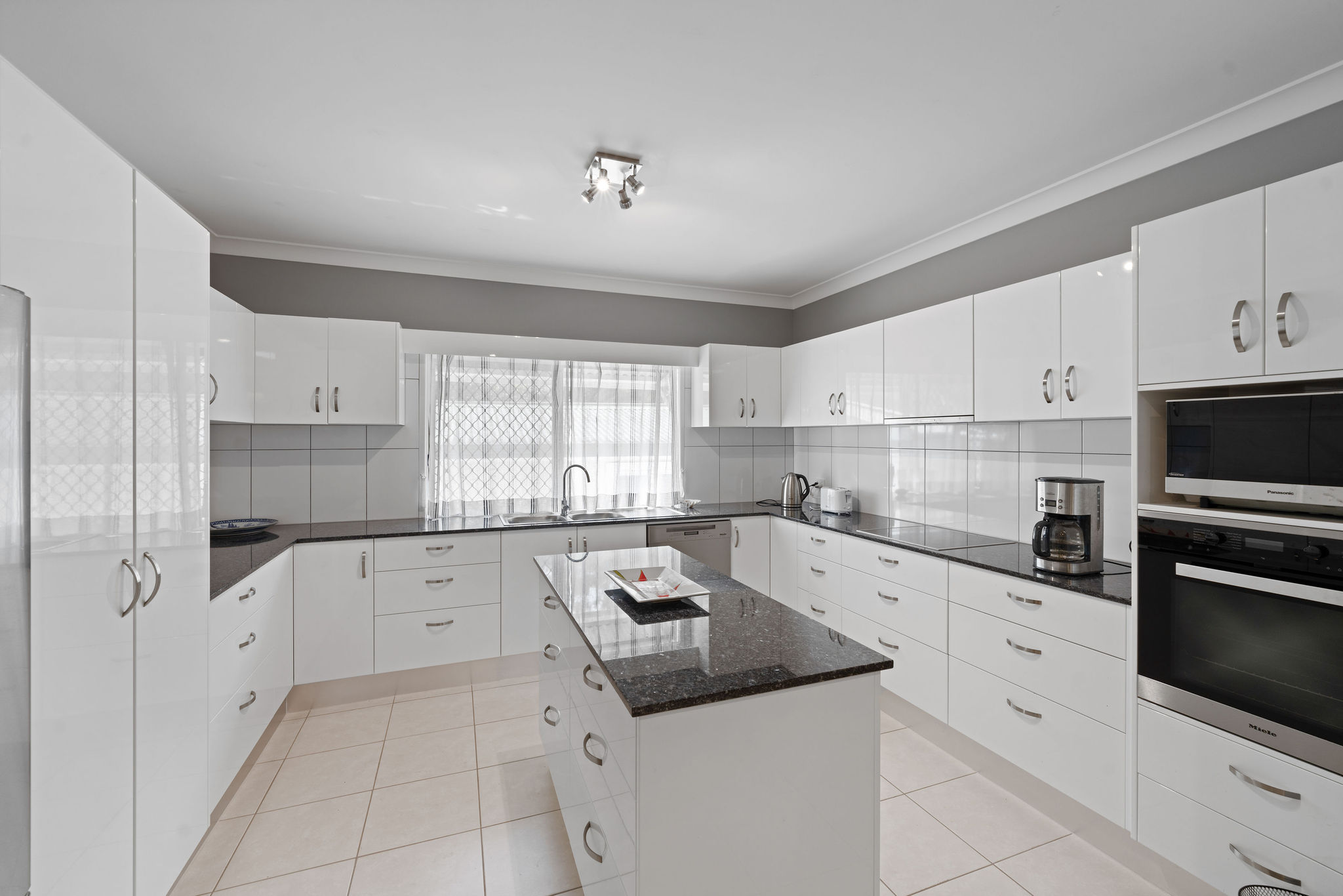 32 Cook Street, Atherton