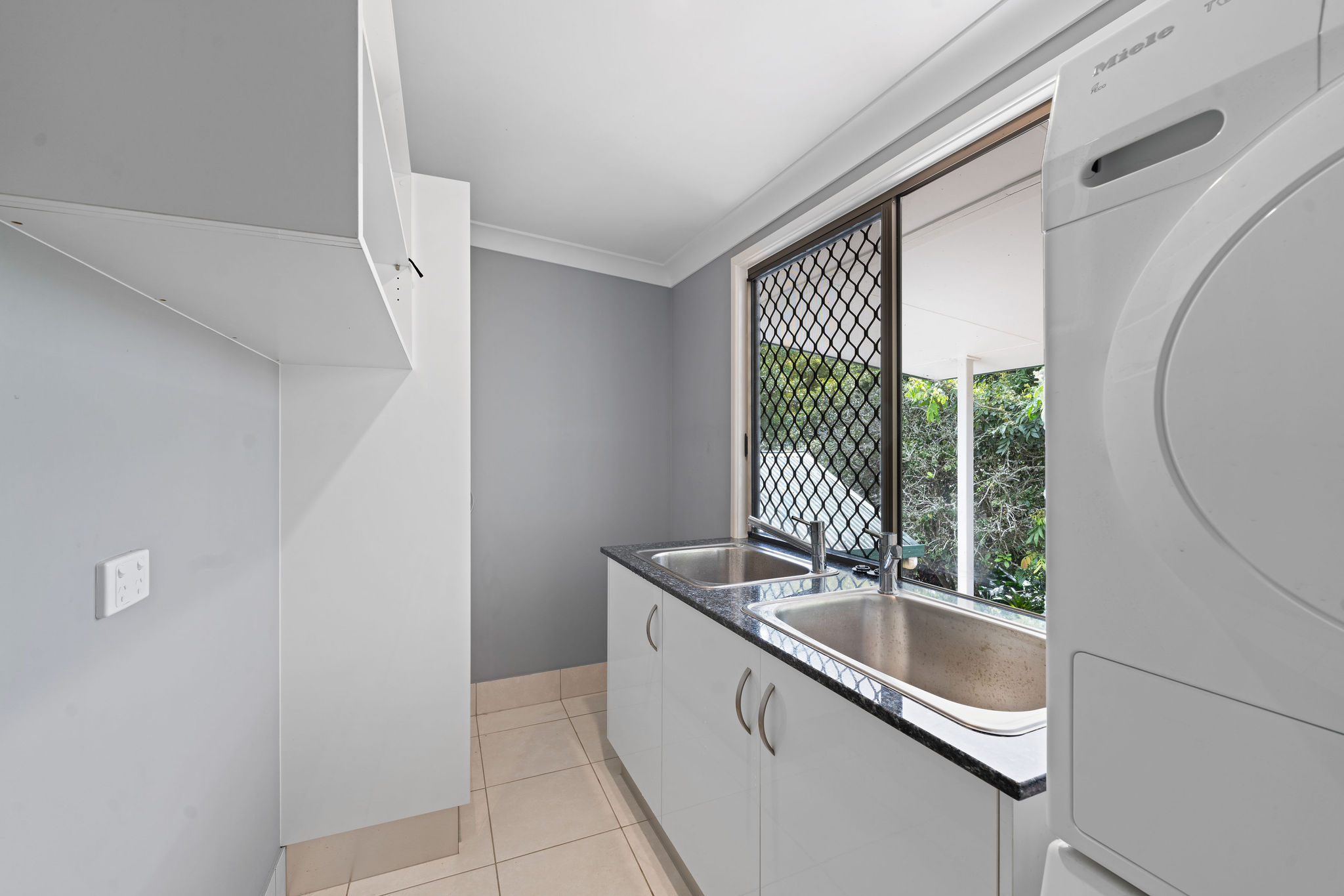 32 Cook Street, Atherton