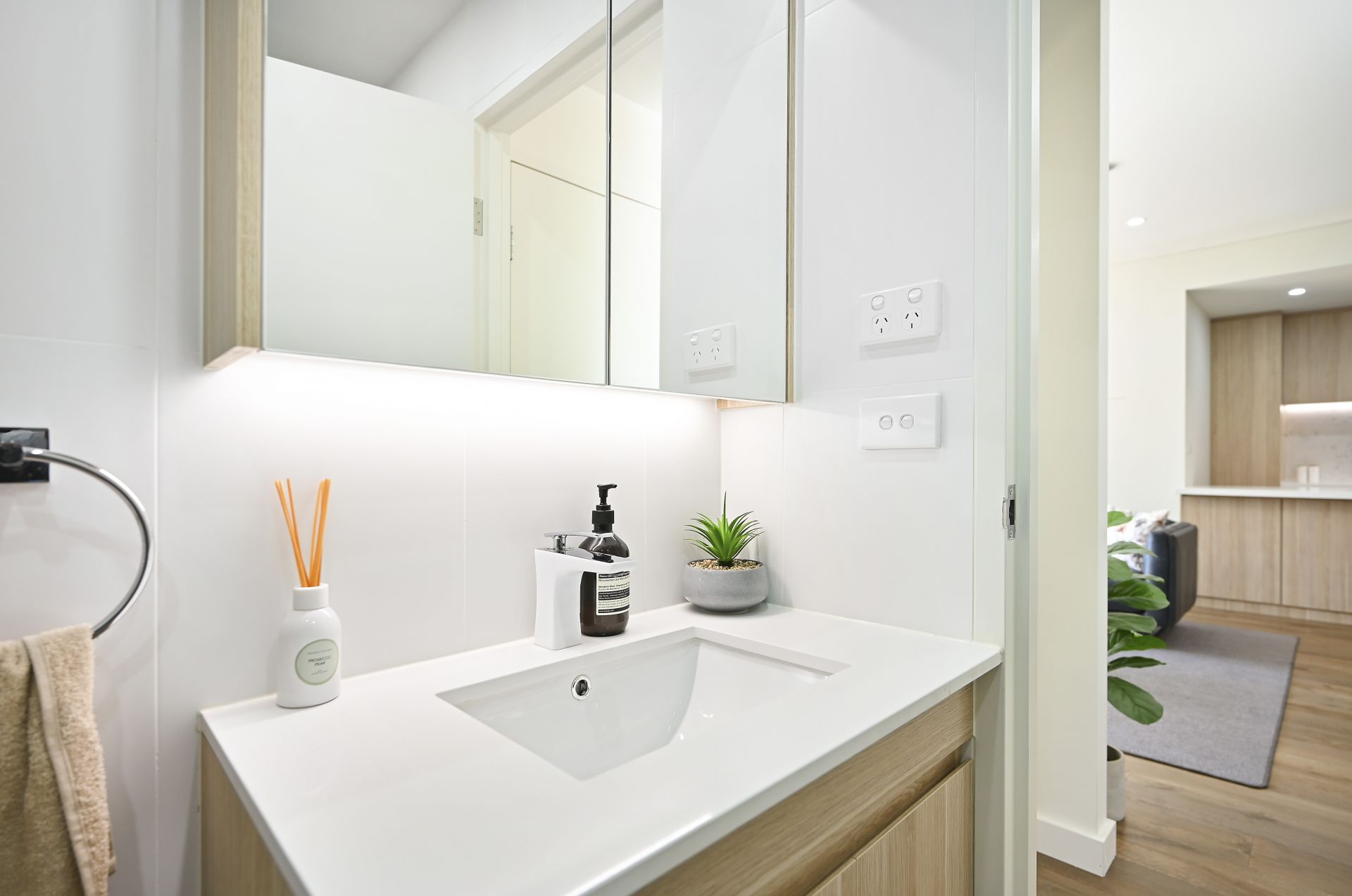 A101 / 98 Lakeside Parade, Jordan Springs